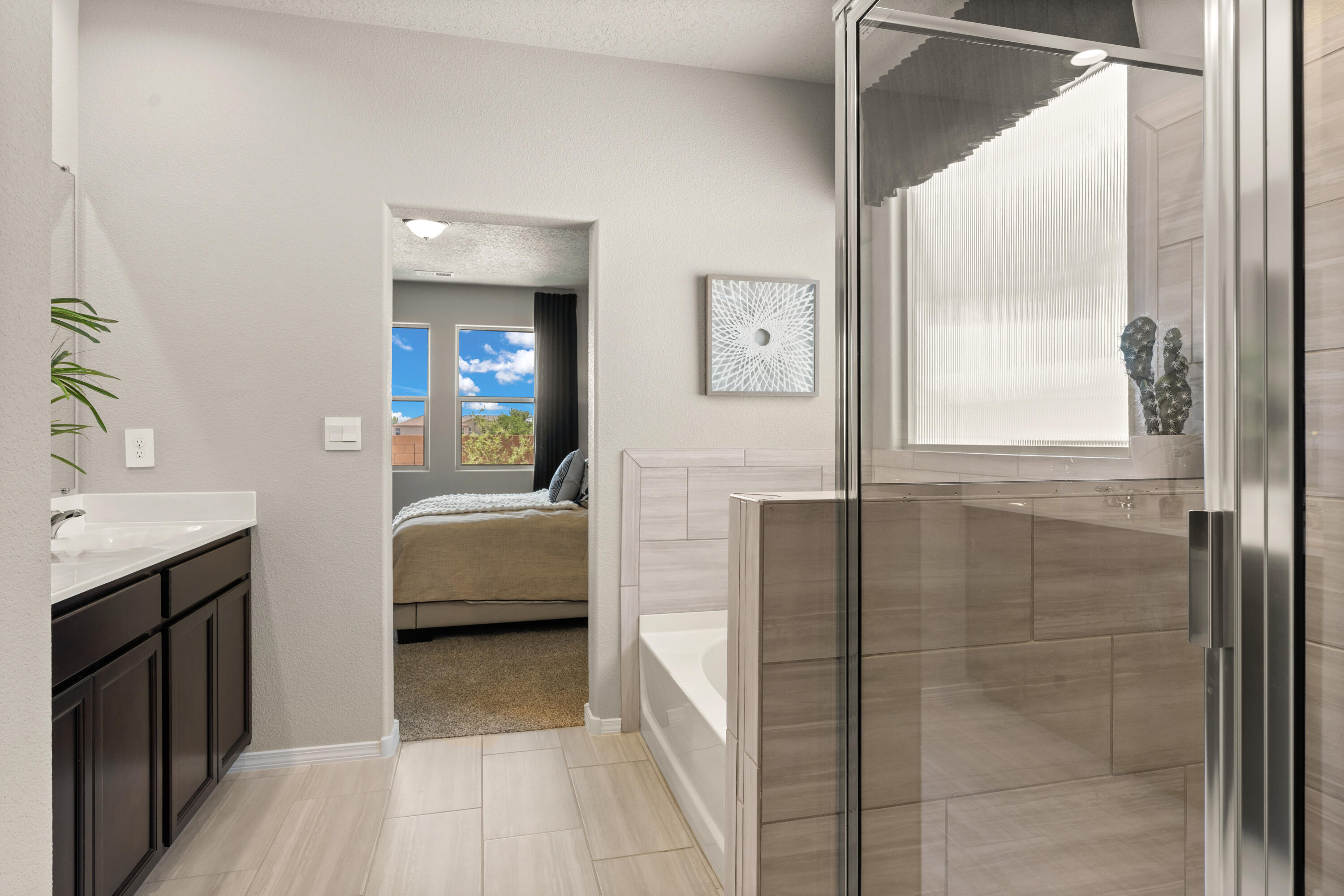 Photo 10 — 1501 Gleneagles Street NE