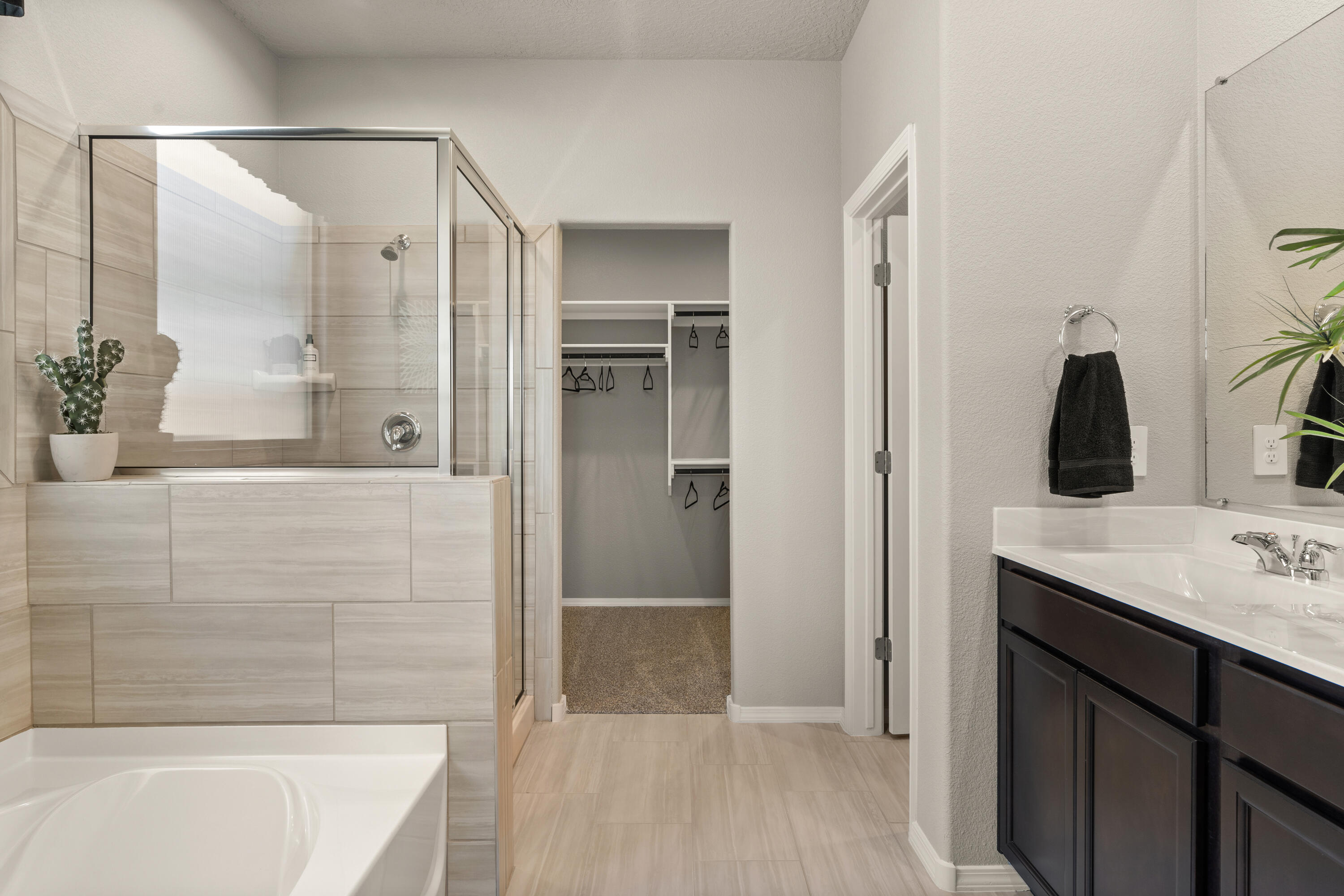 Photo 12 — 1501 Gleneagles Street NE