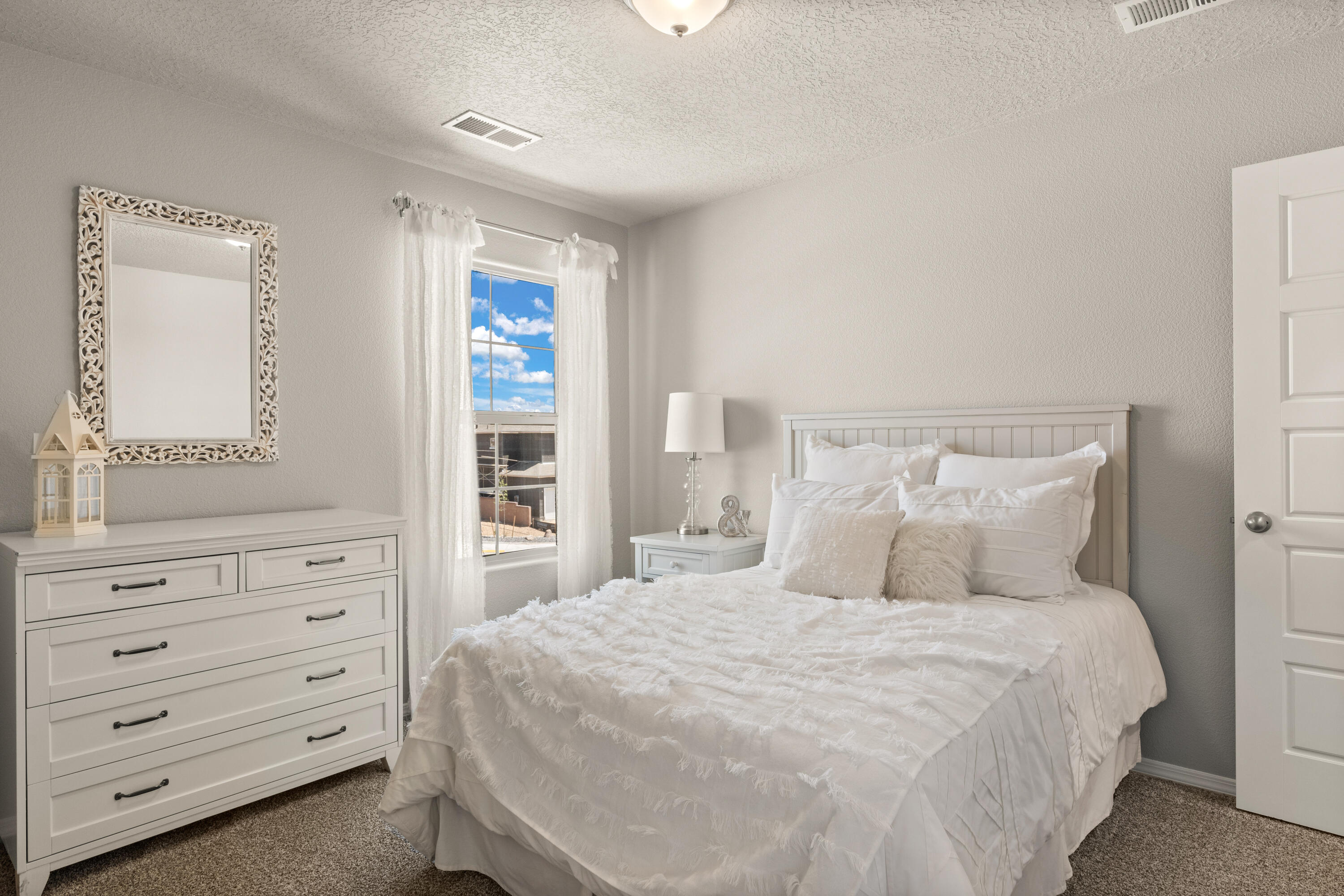 Photo 16 — 1501 Gleneagles Street NE