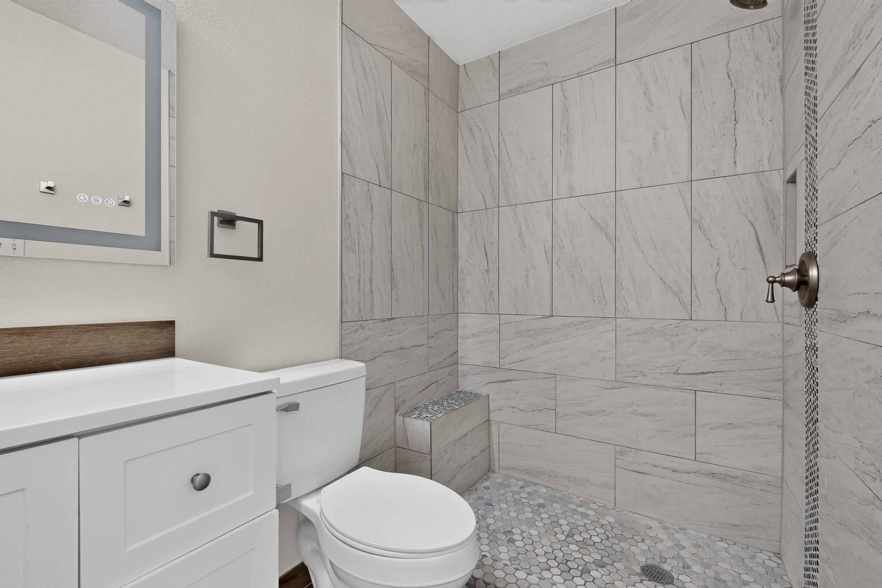 Photo 14 — 10732 Hatch Drive NW