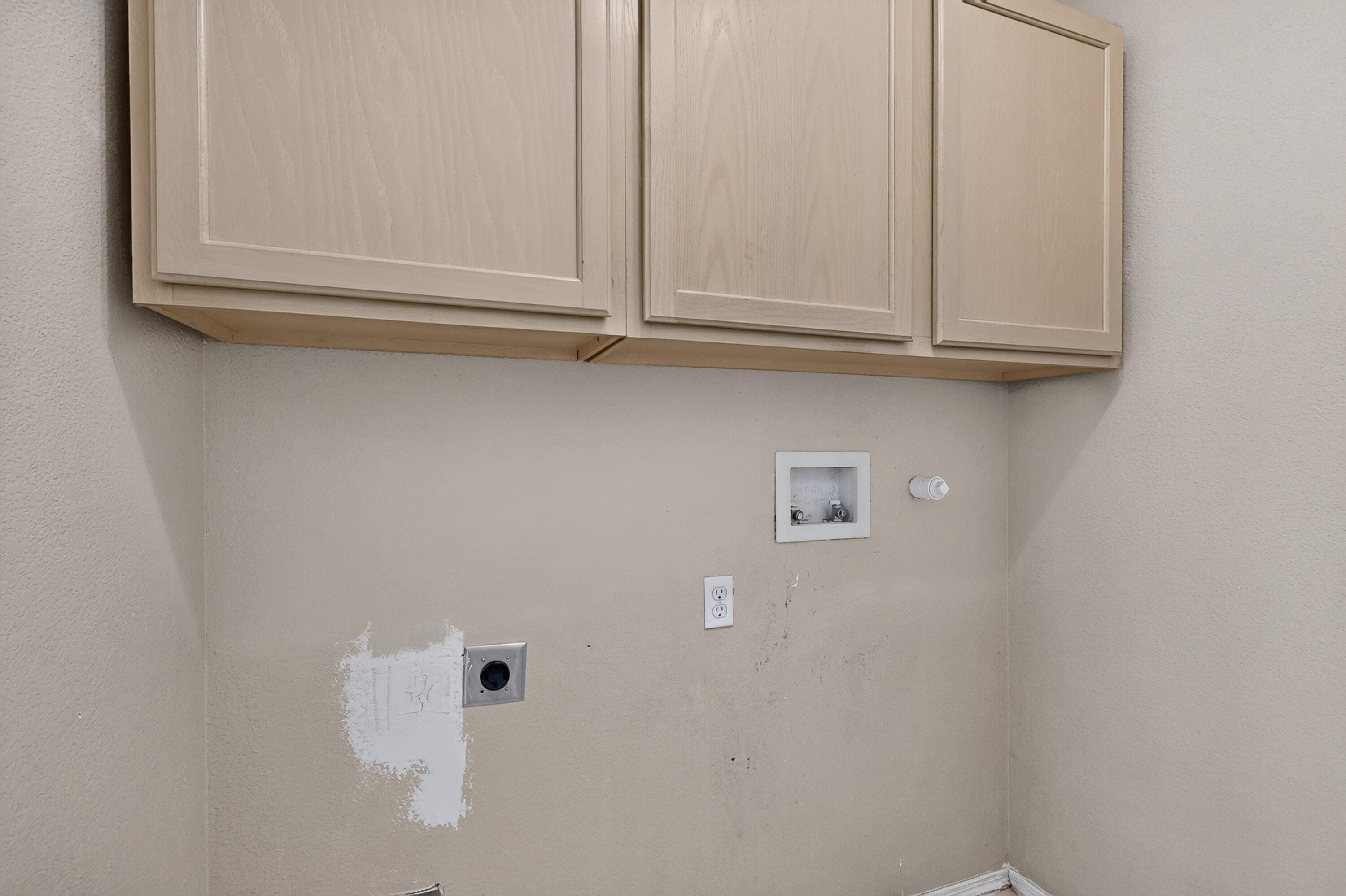 Photo 3 — 10732 Hatch Drive NW