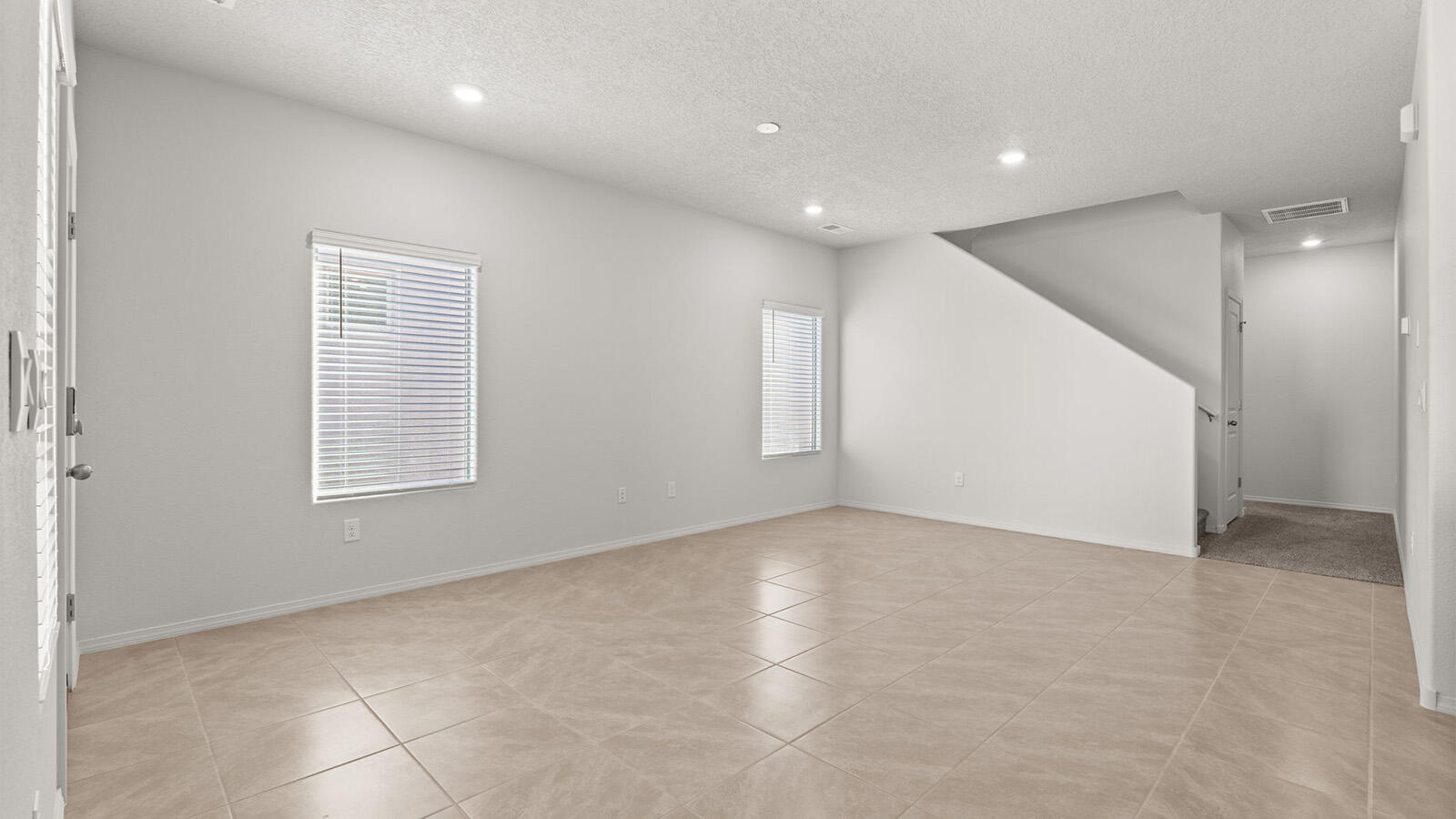 Photo 14 — 6038 Gilpin Drive SE