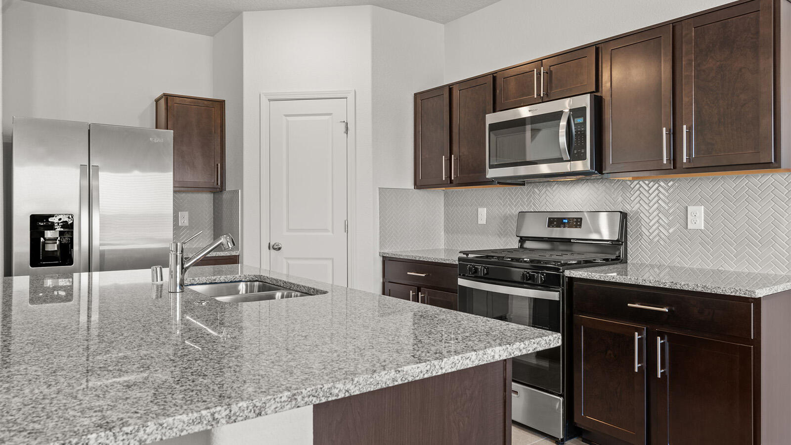 Photo 16 — 6038 Gilpin Drive SE