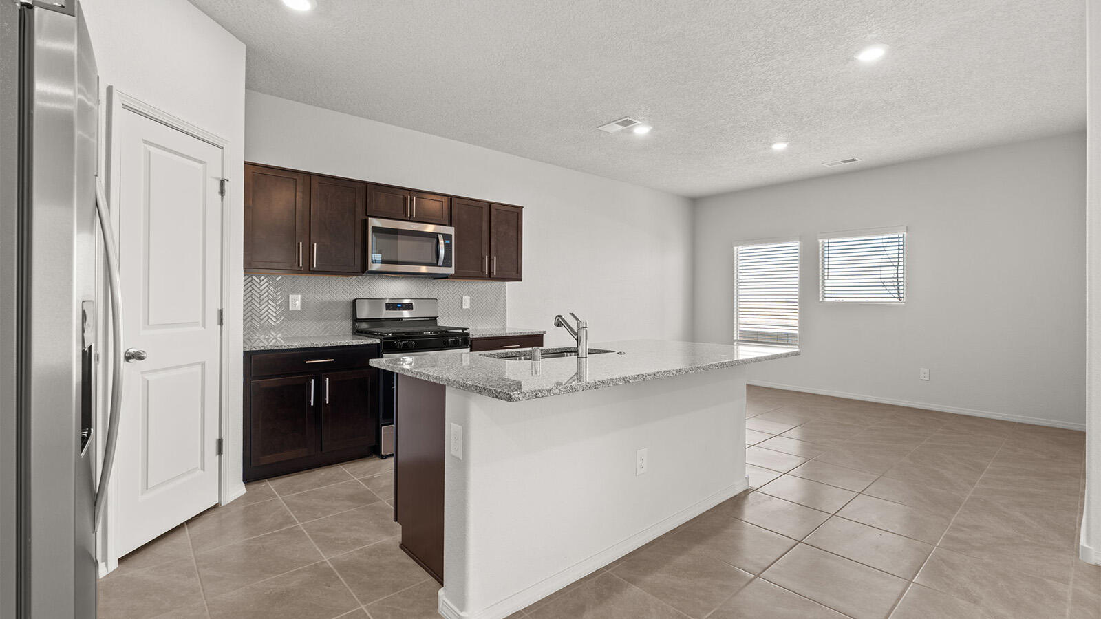 Photo 17 — 6038 Gilpin Drive SE
