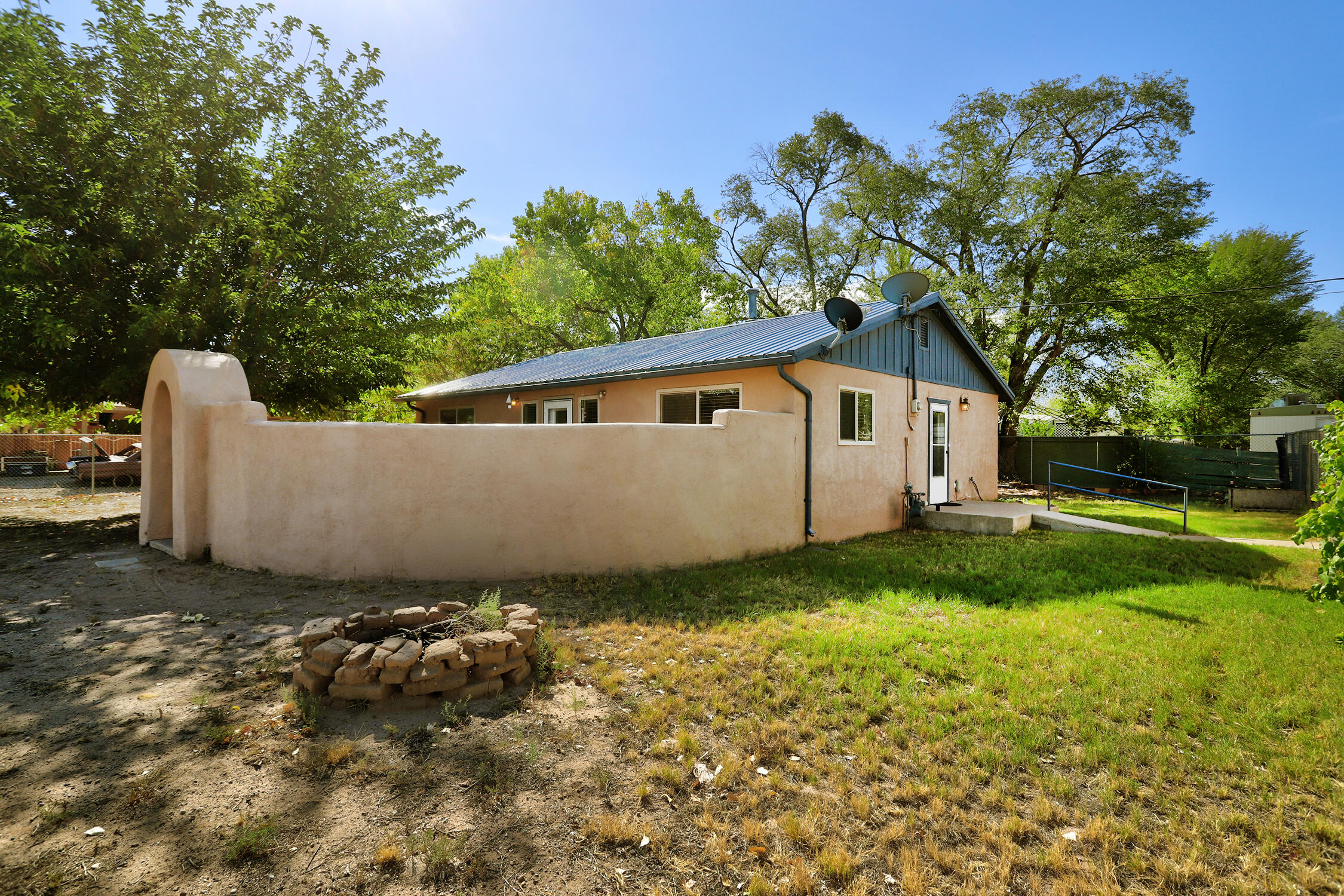 2332 Sunshine Road SW