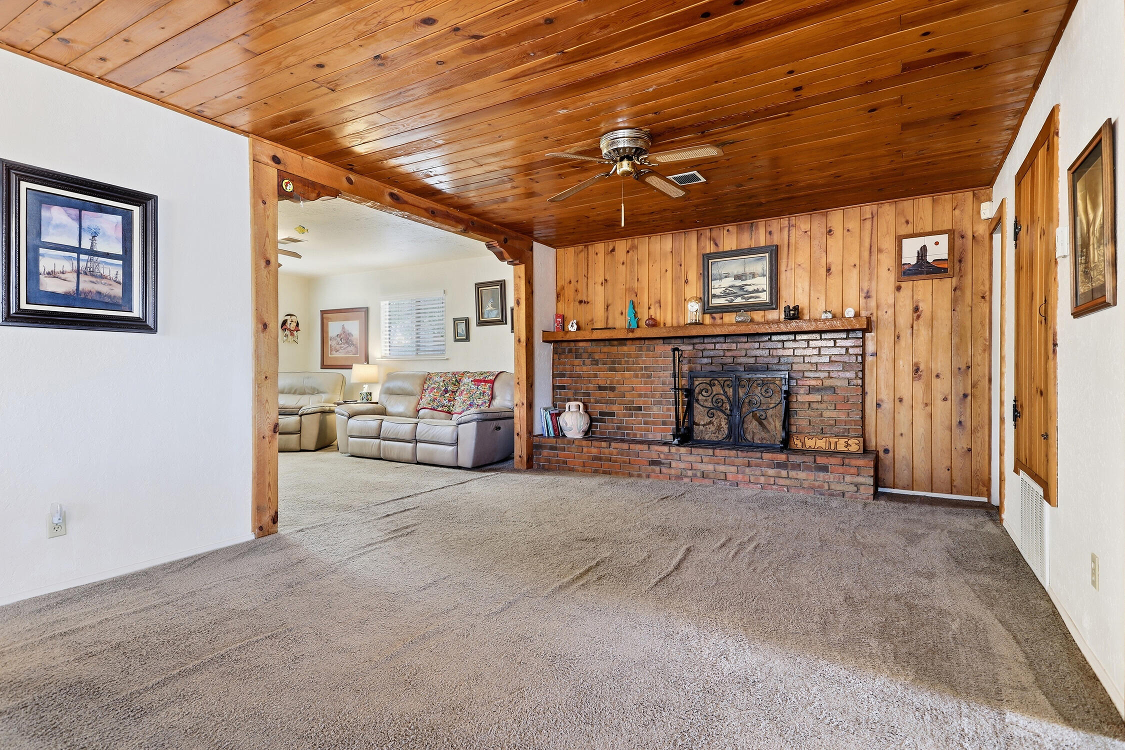 Photo 9 — 2332 Sunshine Road SW