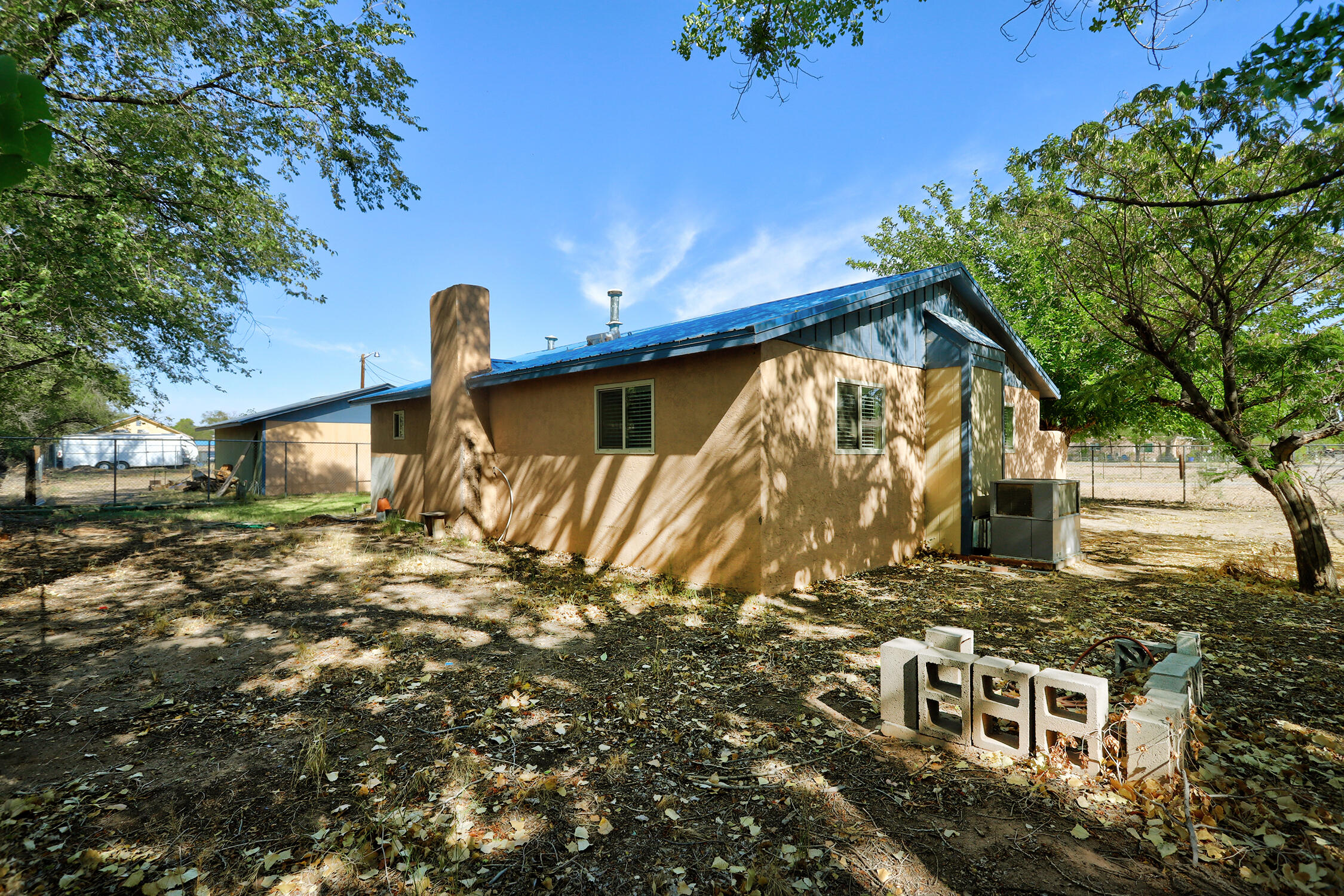 Photo 13 — 2332 Sunshine Road SW