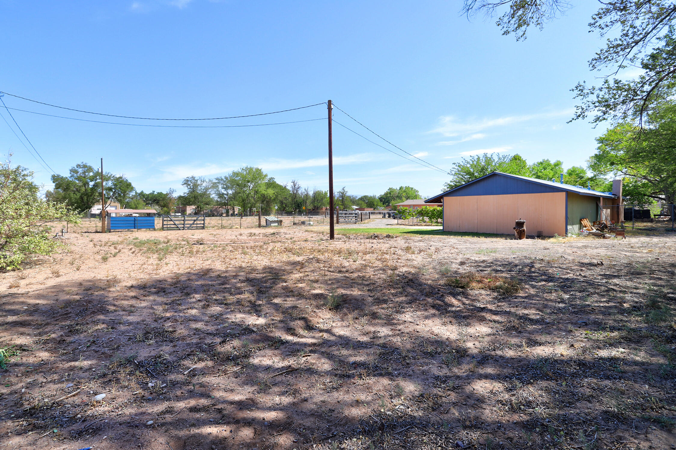 Photo 16 — 2332 Sunshine Road SW
