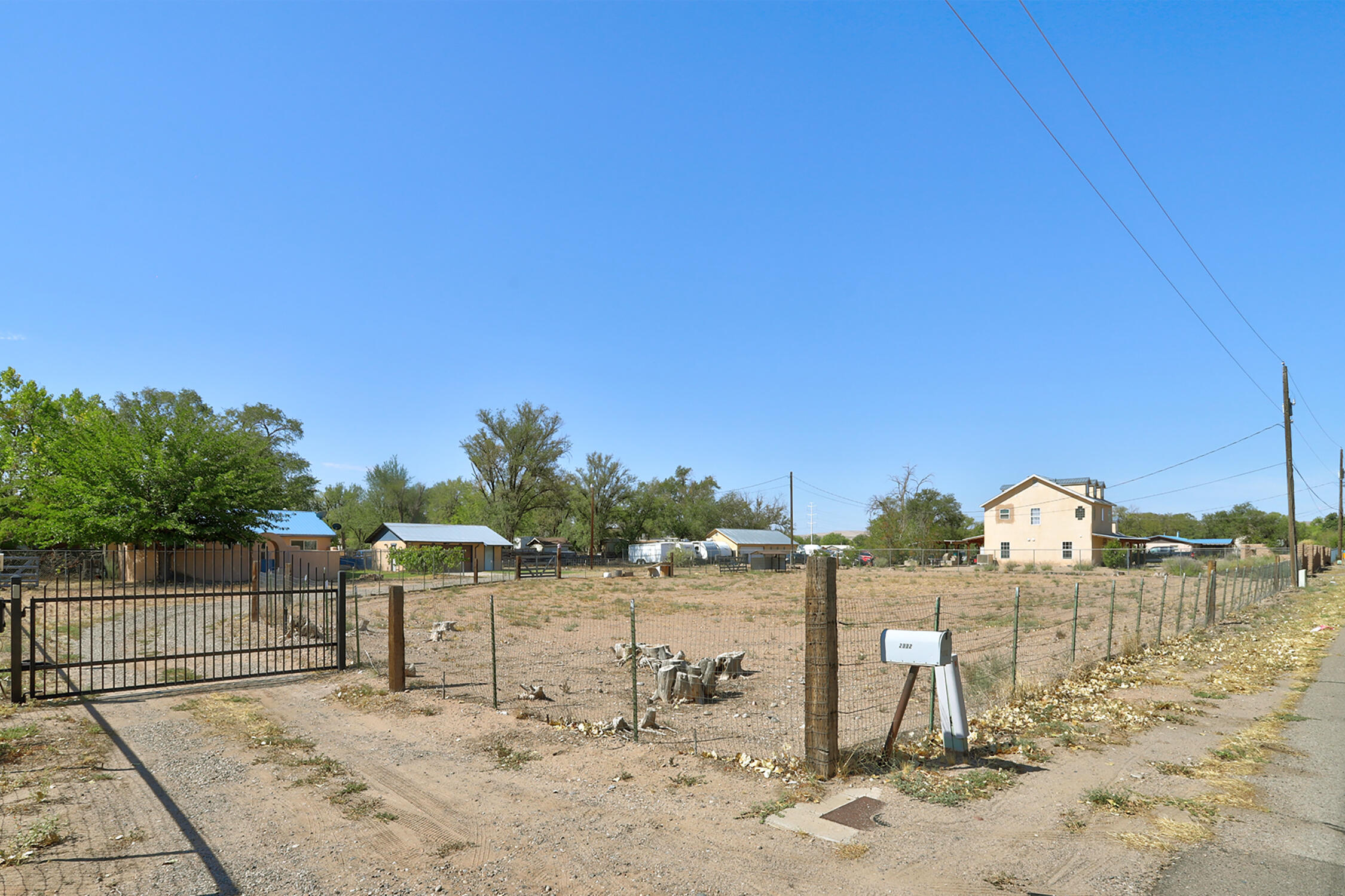 Photo 18 — 2332 Sunshine Road SW