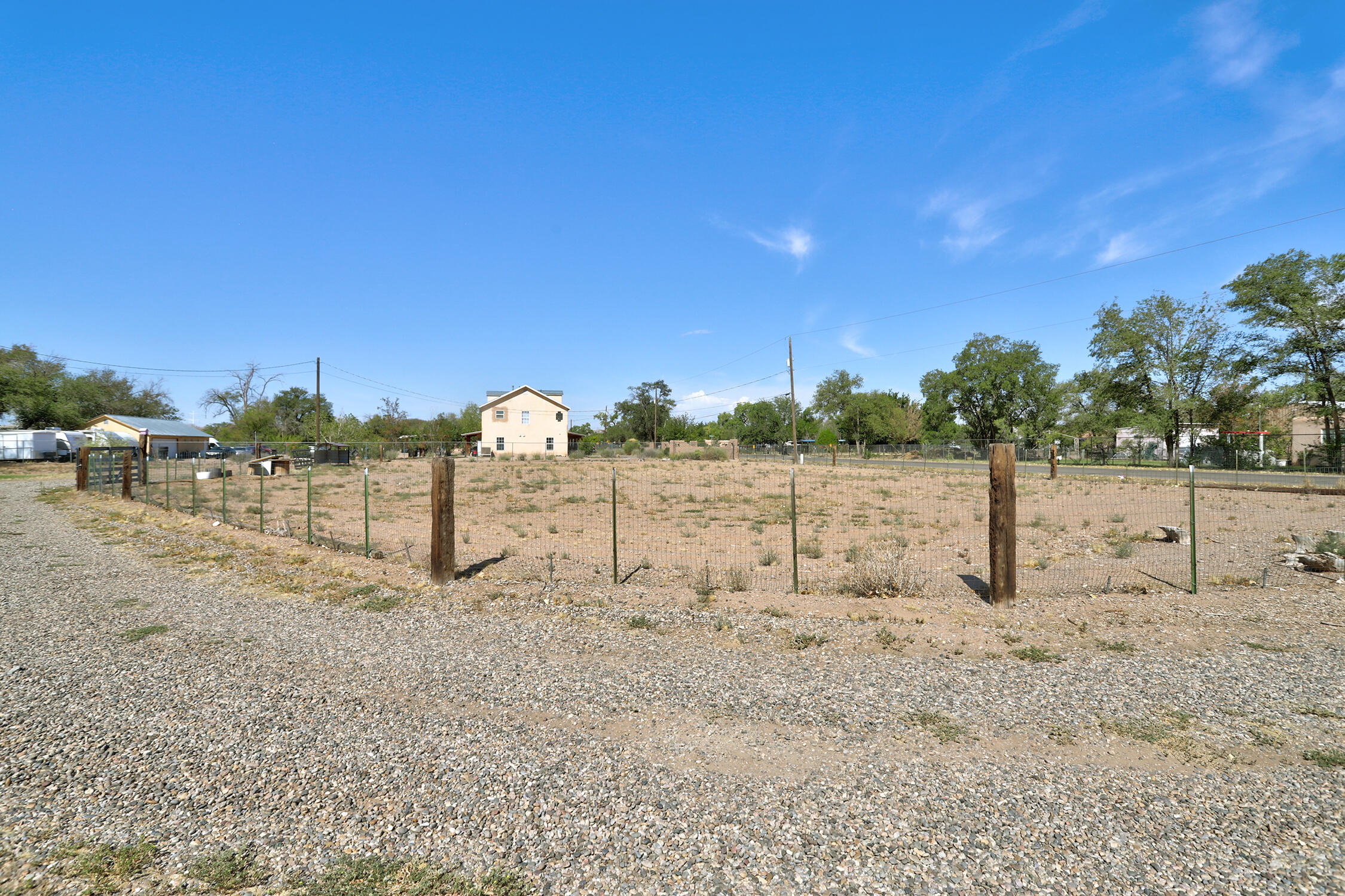 Photo 19 — 2332 Sunshine Road SW