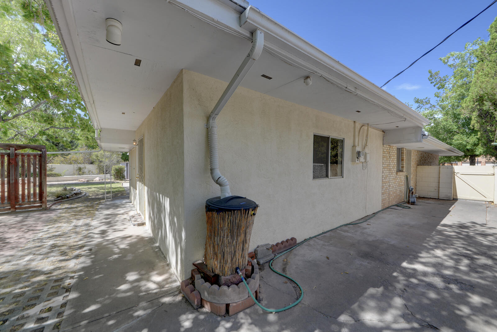 Photo 2 — 3804 La Hacienda Drive NE
