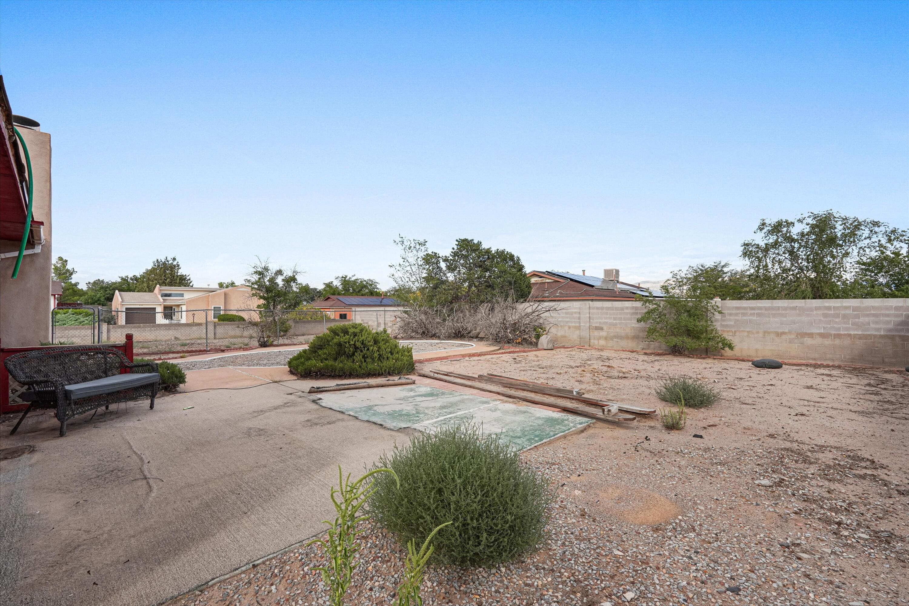 Photo 4 — 868 Campfire Road SE