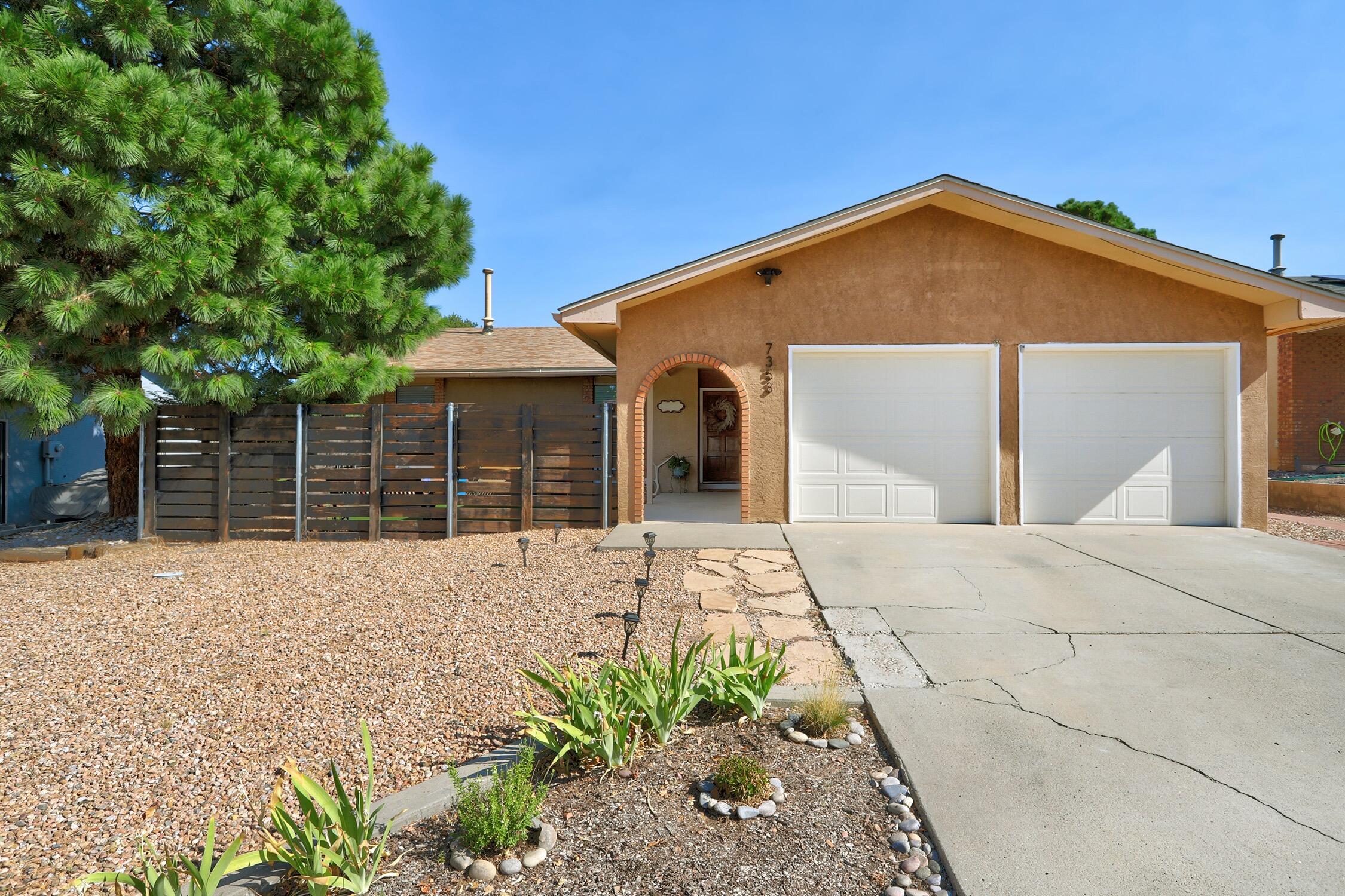 7353 Yorktown Avenue NE, Albuquerque, NM 87109