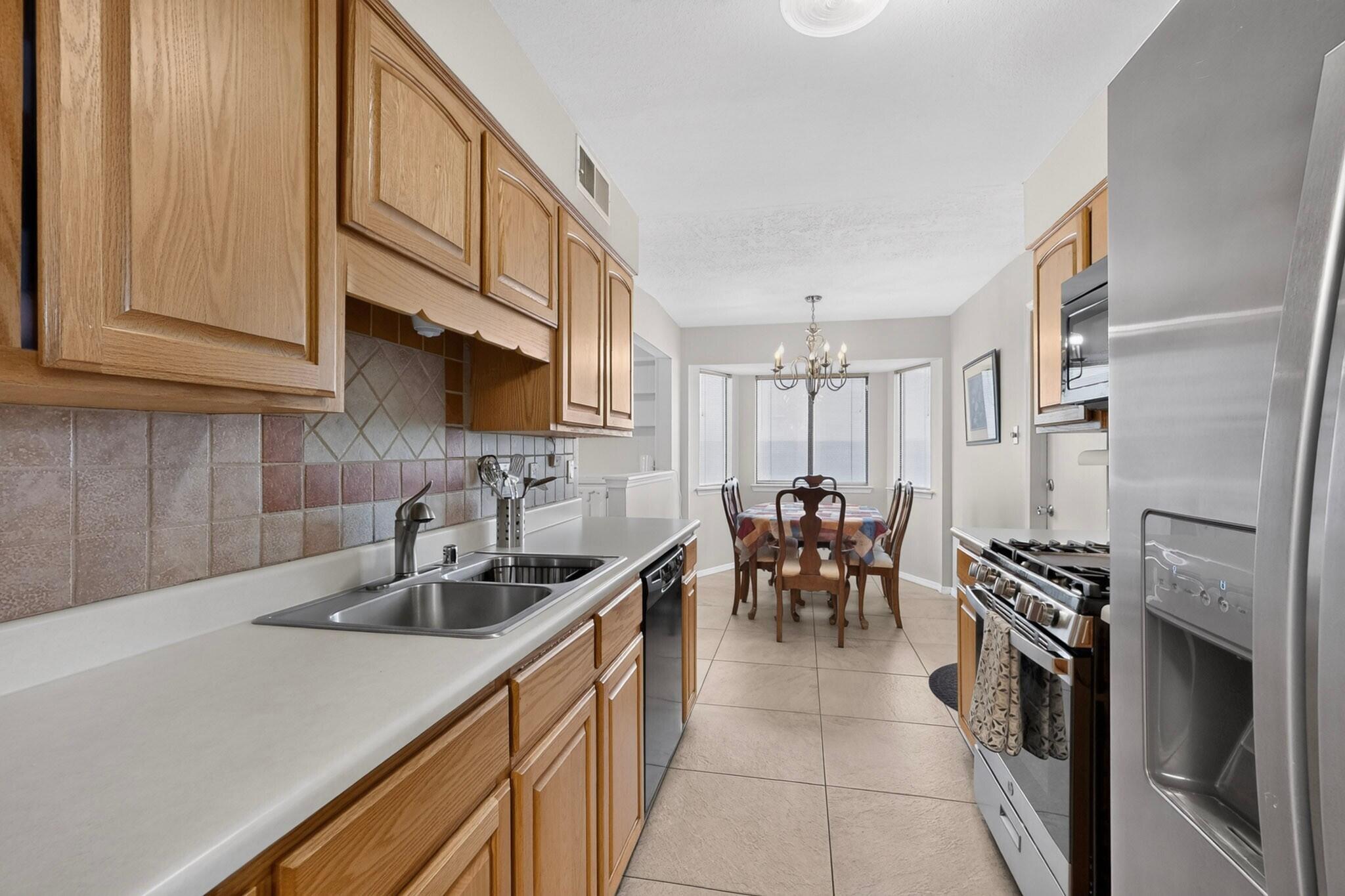 Photo 10 — 7401 Mayflower Road NE