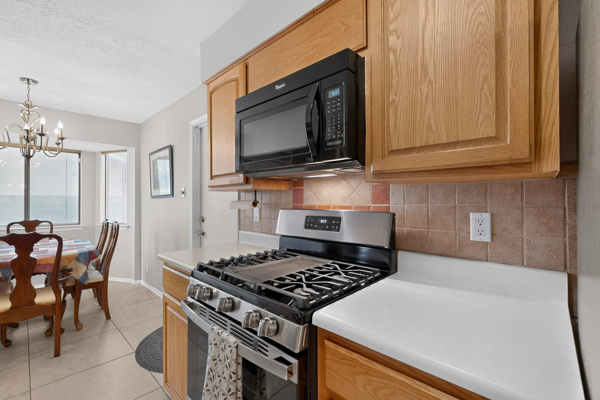 Photo 11 — 7401 Mayflower Road NE