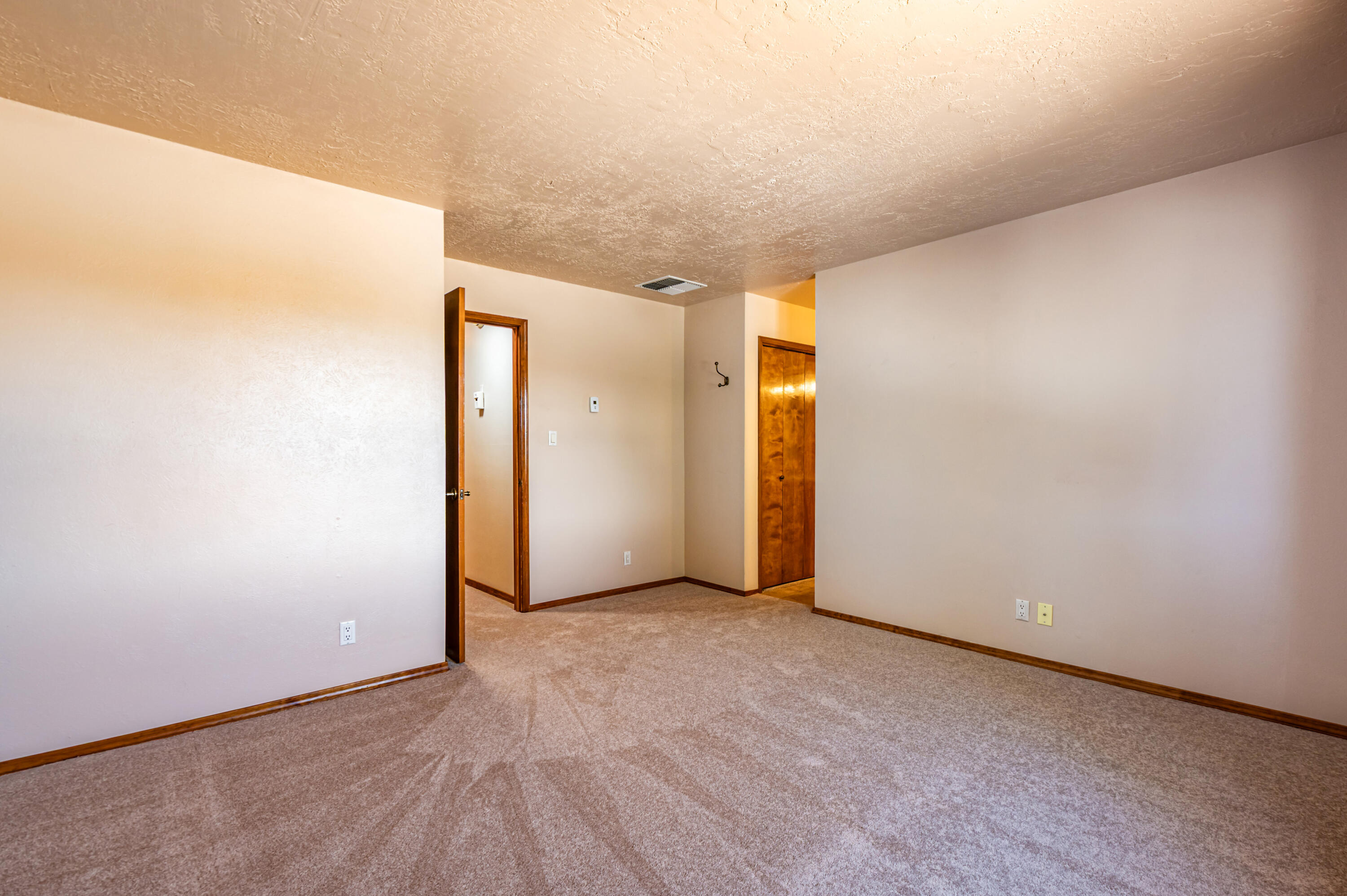 Photo 12 — 1604 Monte Largo Drive NE