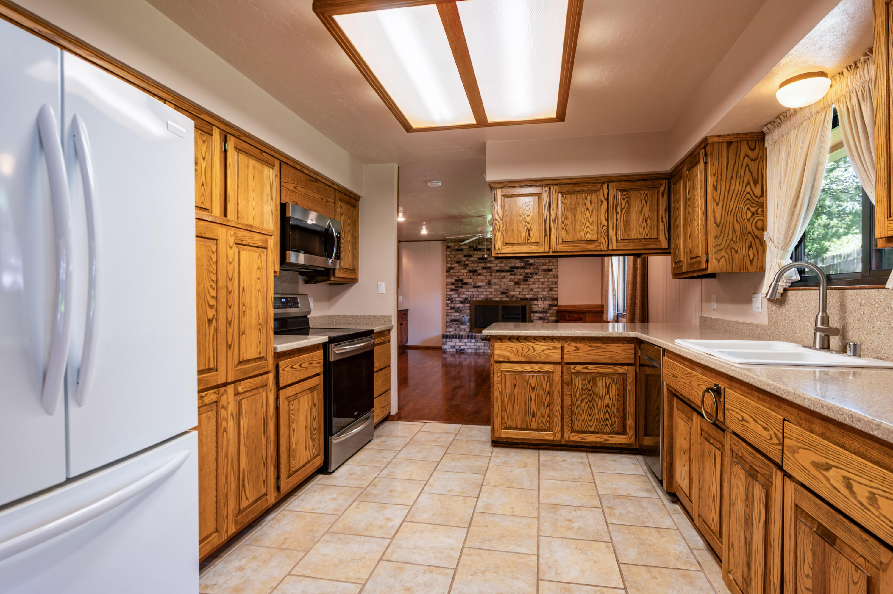 Photo 18 — 1604 Monte Largo Drive NE