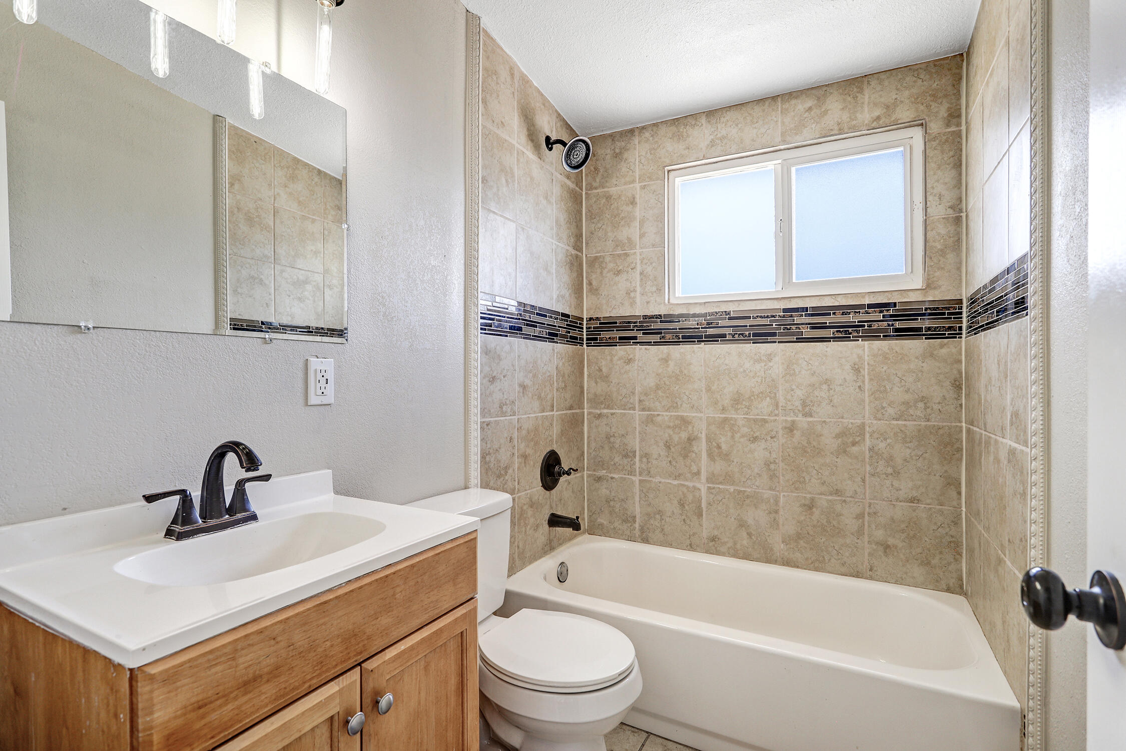 Photo 9 — 1800 Britt Street NE