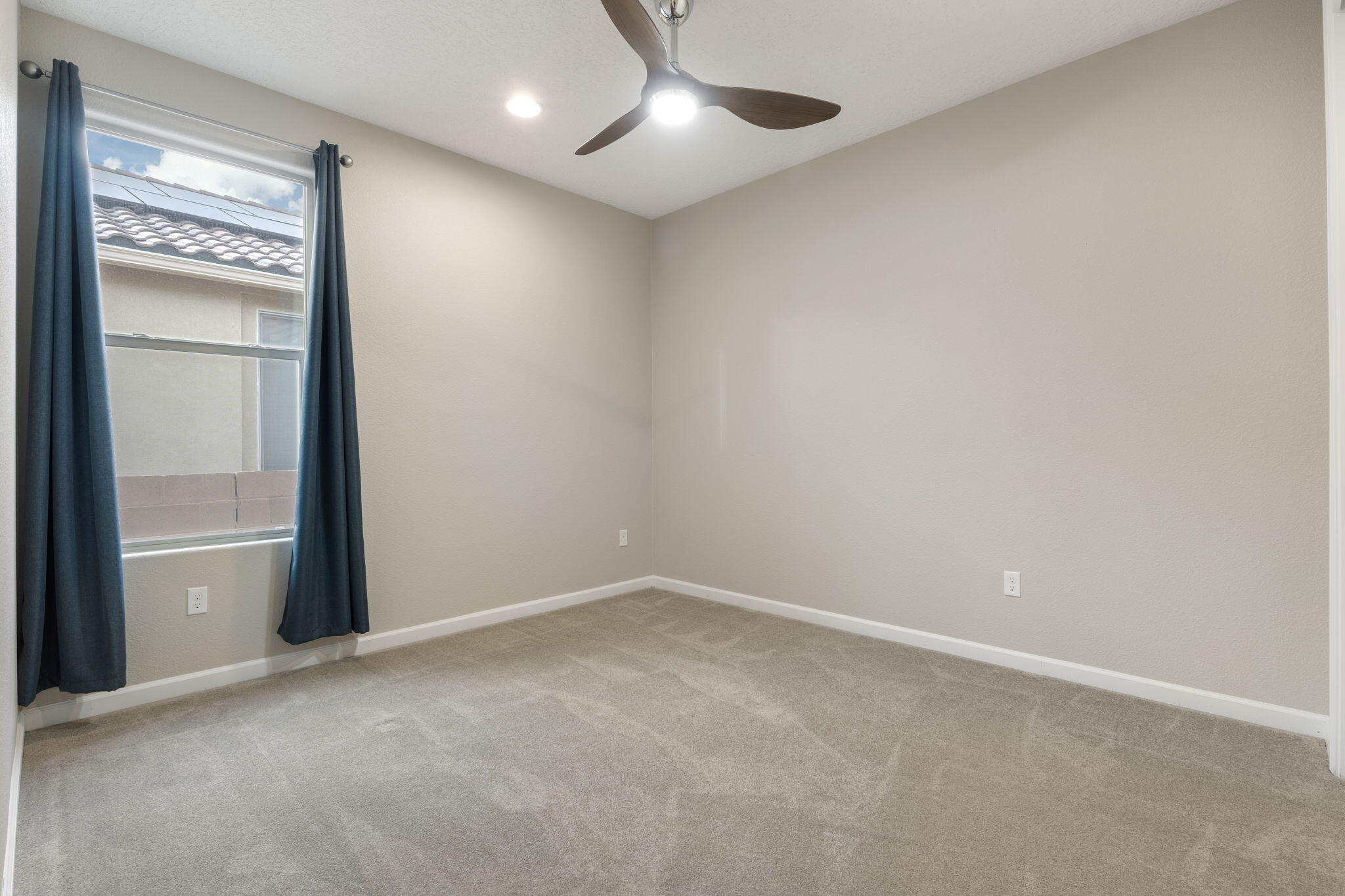 Photo 10 — 2931 Kings Canyon Loop NE