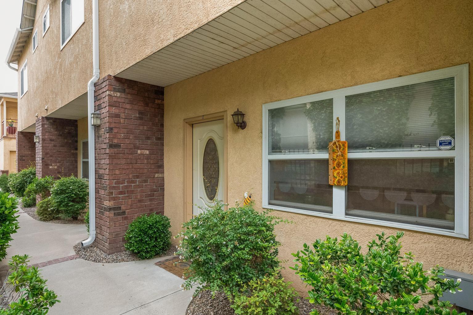 Photo 7 — 618 Coal Avenue SW UNIT B