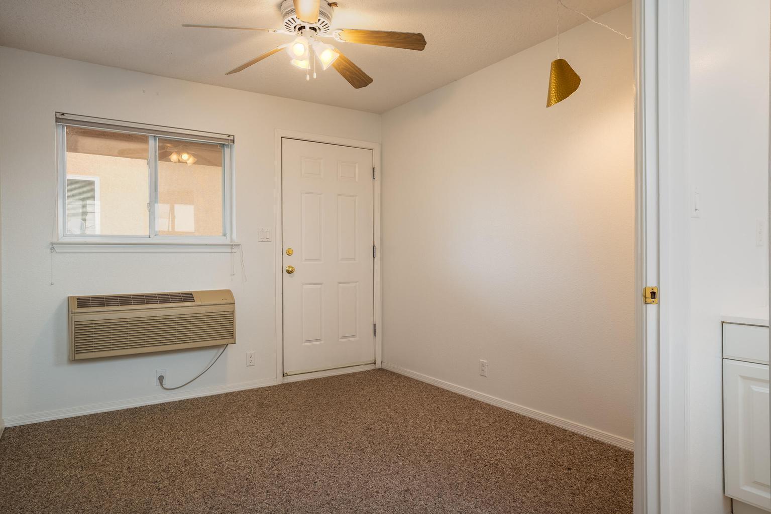 Photo 5 — 618 Coal Avenue SW UNIT B