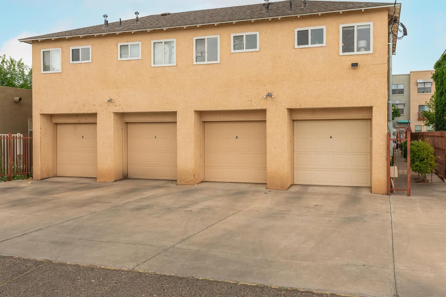 Photo 6 — 618 Coal Avenue SW UNIT B