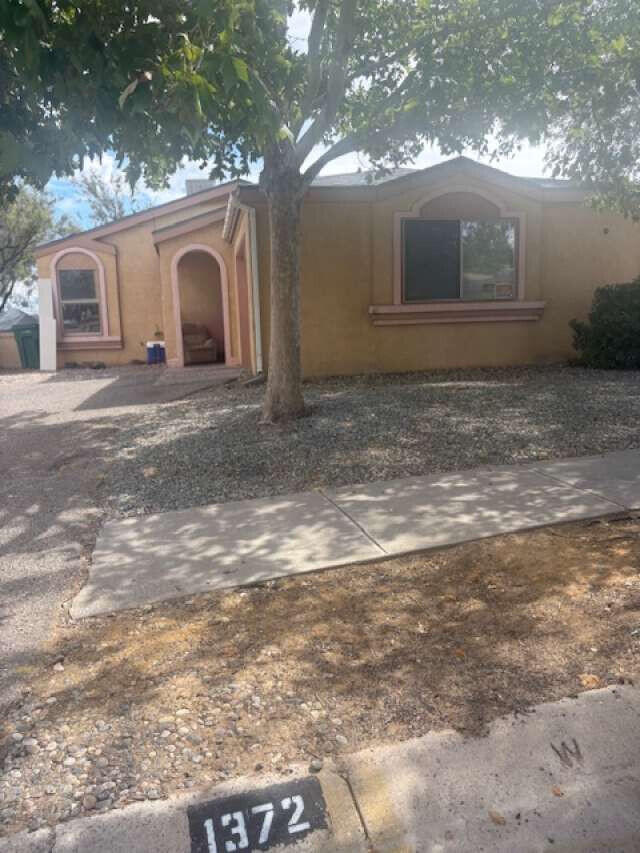 1372 Lil Avenue NE, Rio Rancho, NM 87144