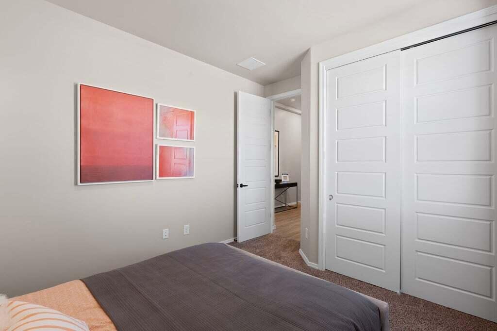 Photo 6 — 3560 Santa Fe Trail SW