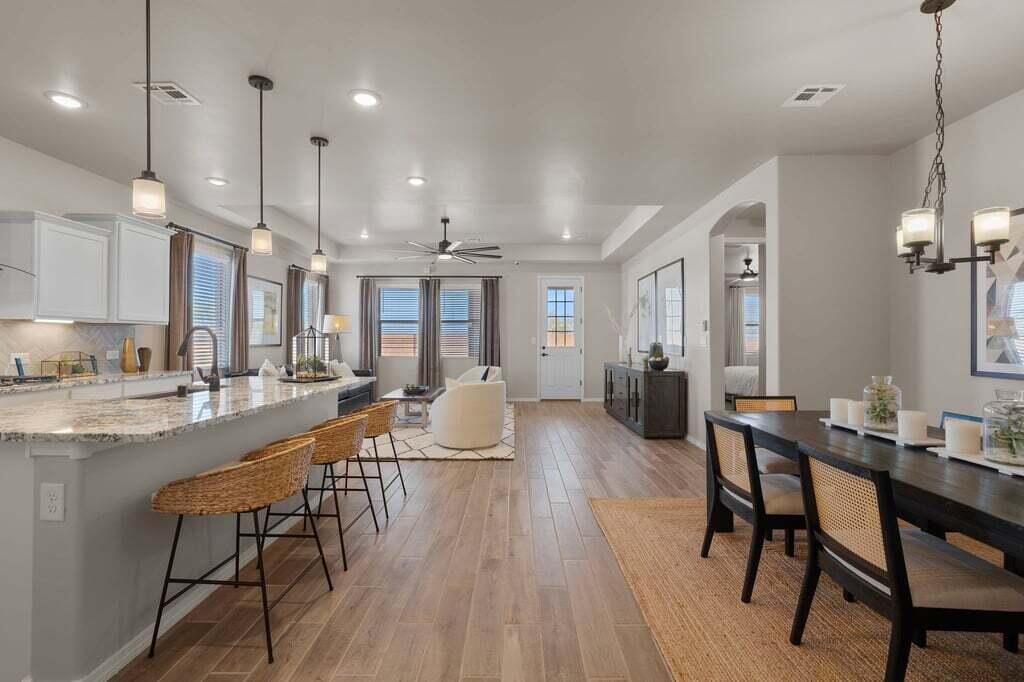 Photo 14 — 3560 Santa Fe Trail SW