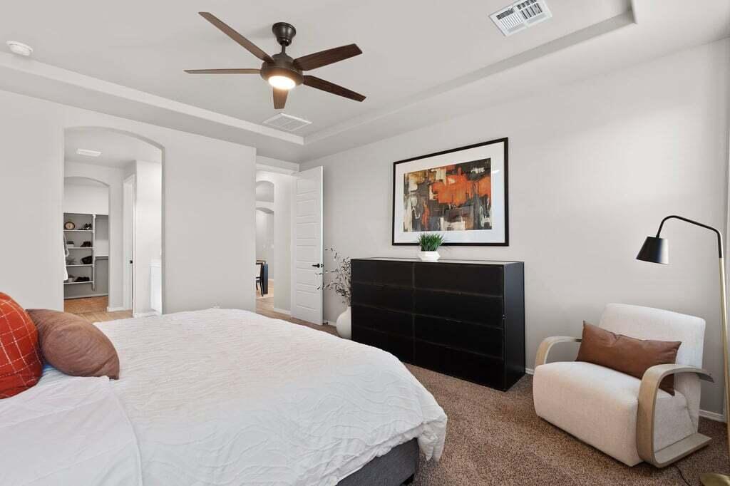 Photo 11 — 3560 Santa Fe Trail SW