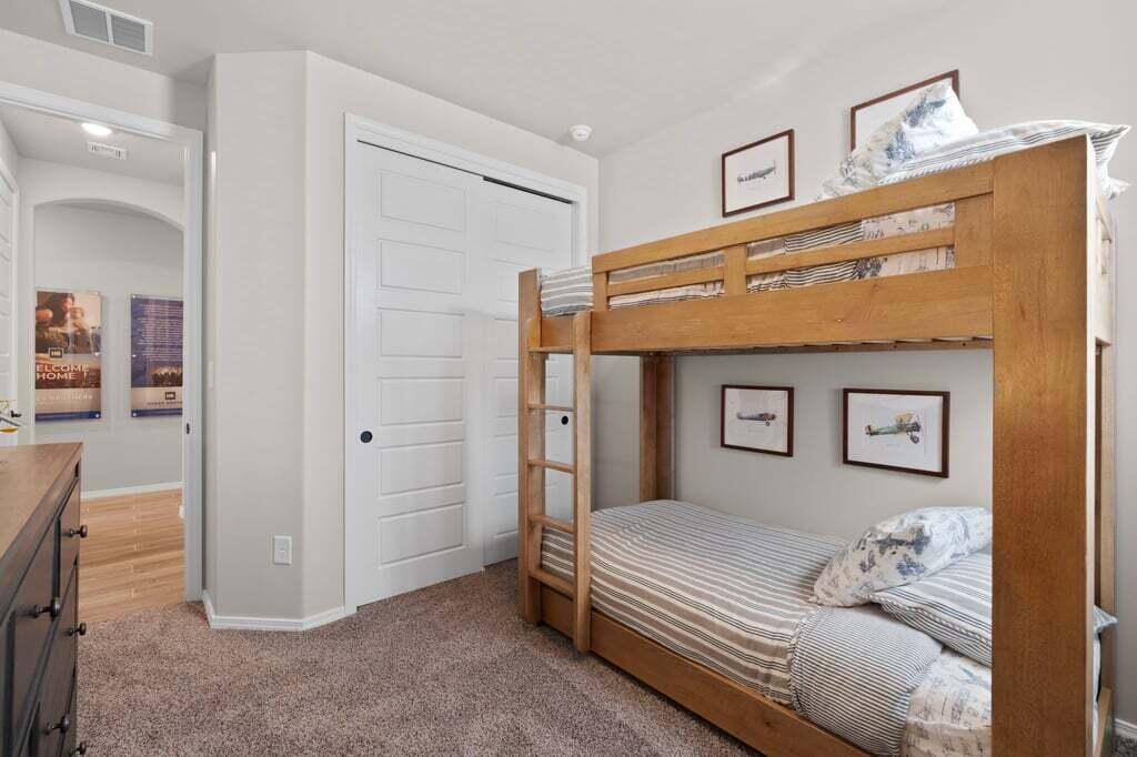 Photo 8 — 3560 Santa Fe Trail SW