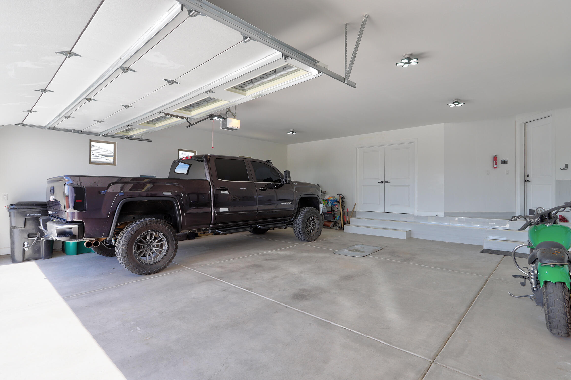 Photo 5 — 11405 Wilshire Avenue NE