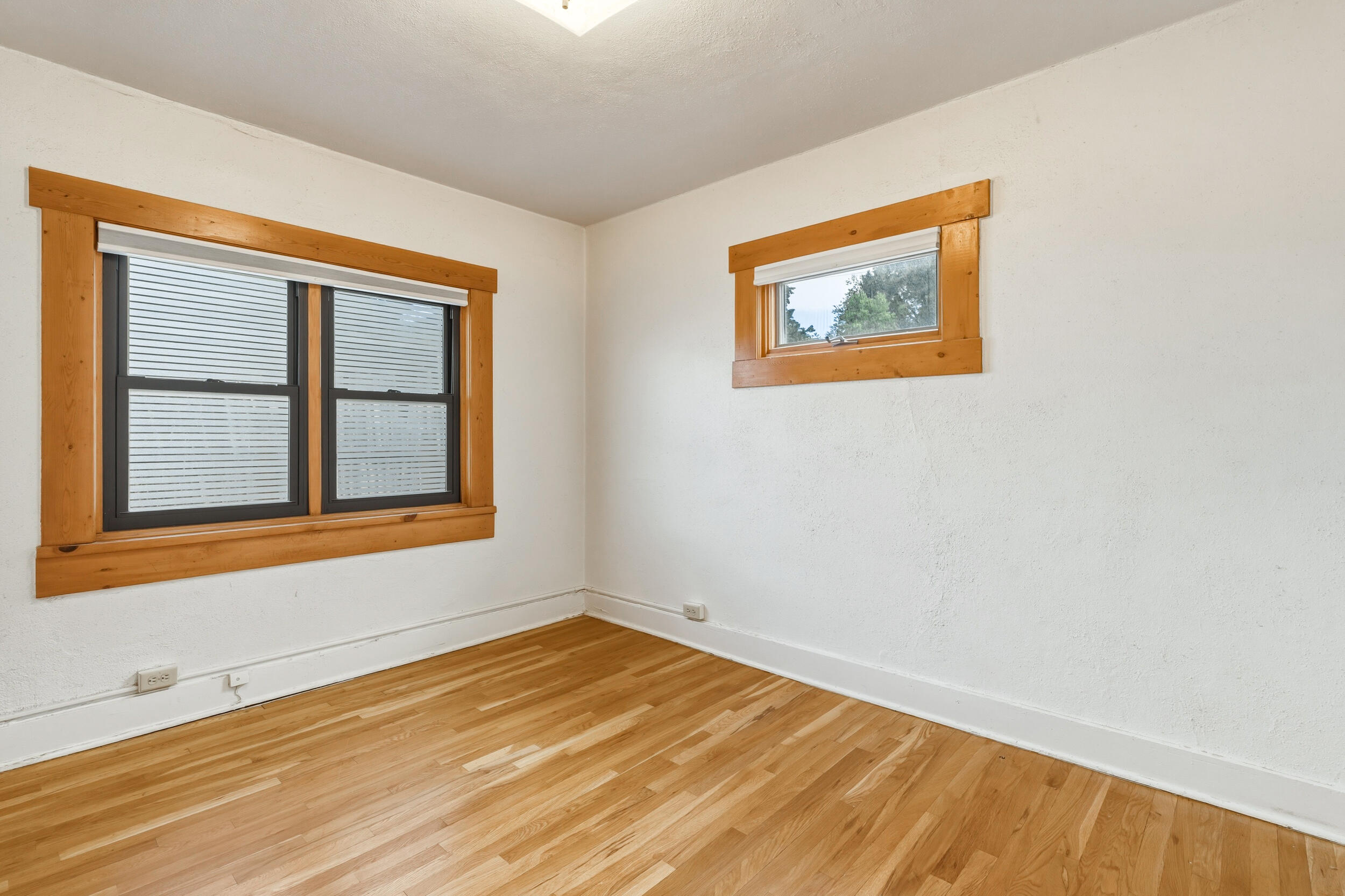 Photo 13 — 815 Allendale Street