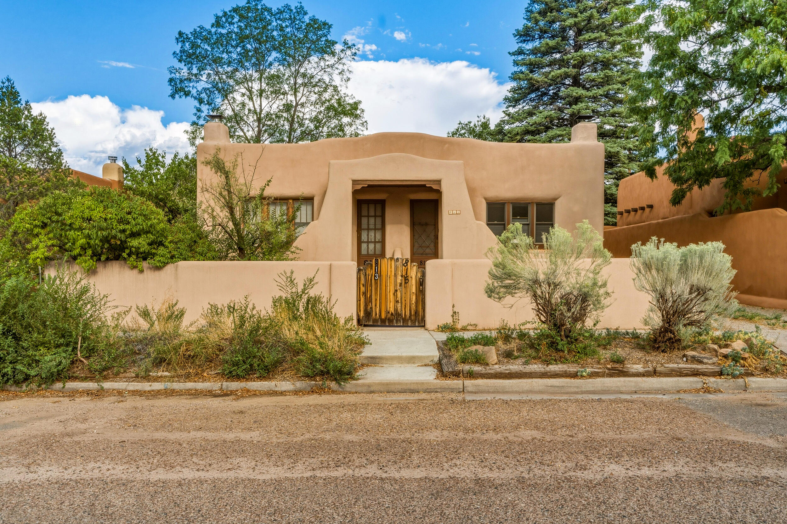 Photo 4 — 815 Allendale Street