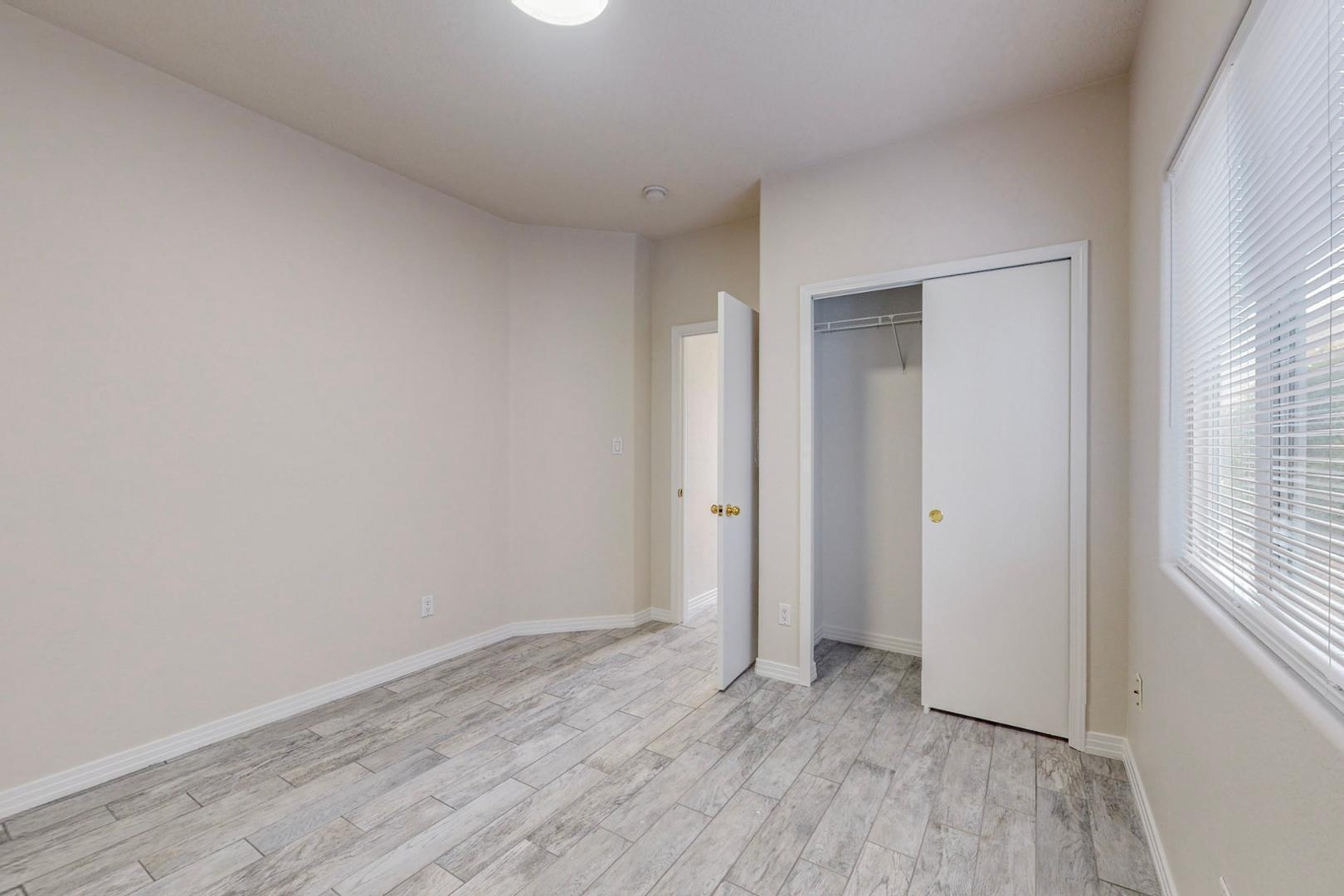 Photo 17 — 5419 Saturnia Road NW