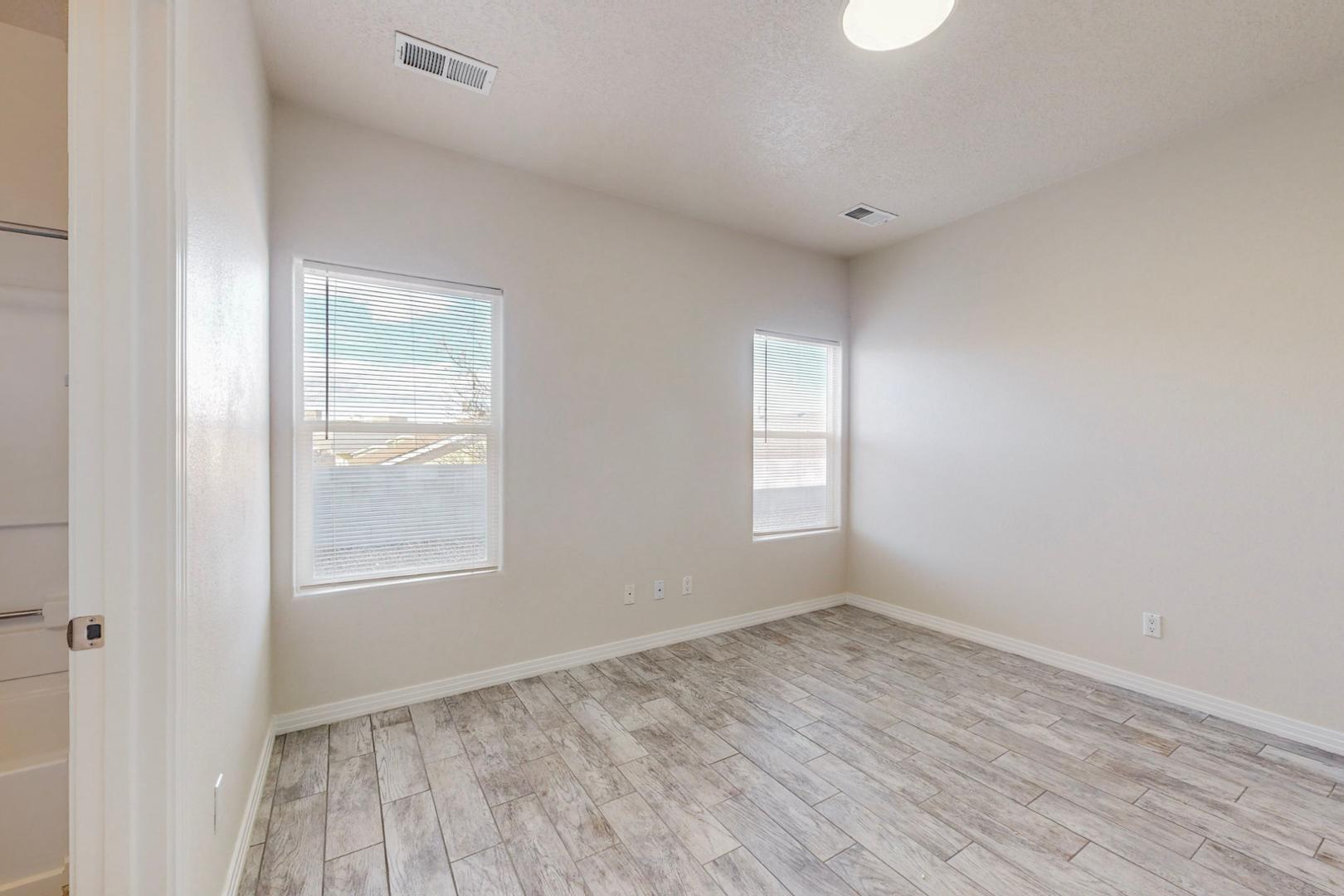Photo 15 — 5419 Saturnia Road NW
