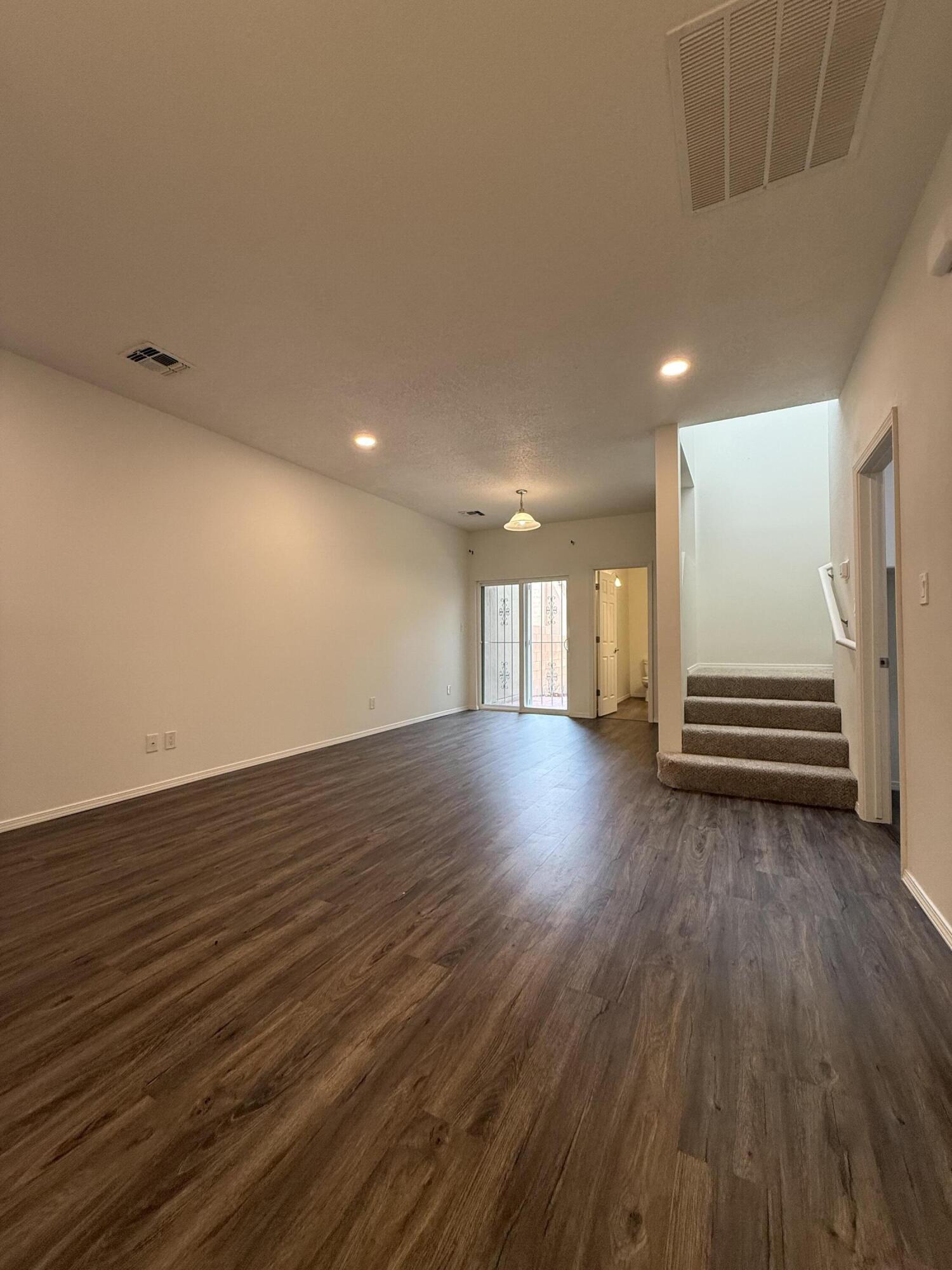 Photo 15 — 223 San Clemente Avenue NW