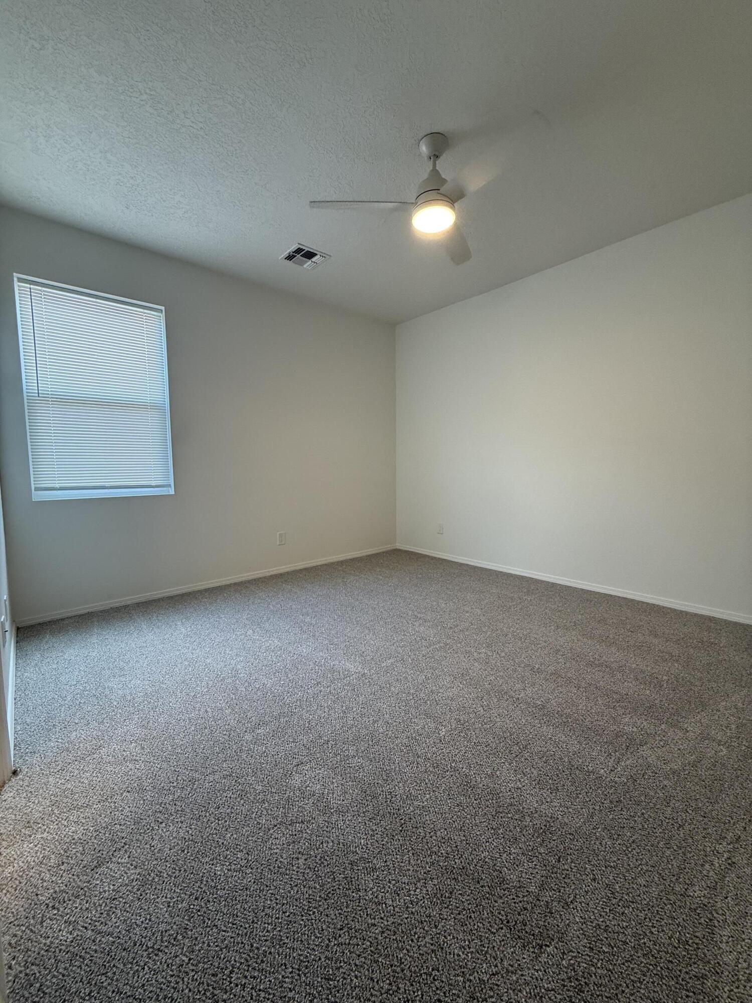 Photo 10 — 223 San Clemente Avenue NW