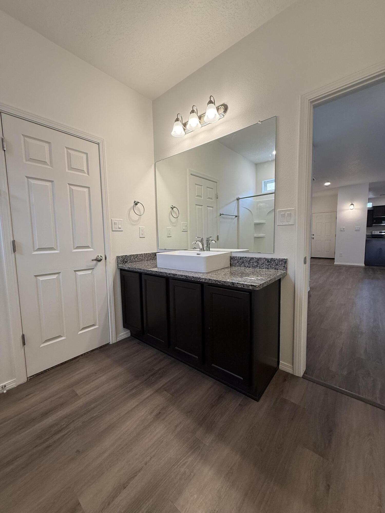 Photo 8 — 223 San Clemente Avenue NW