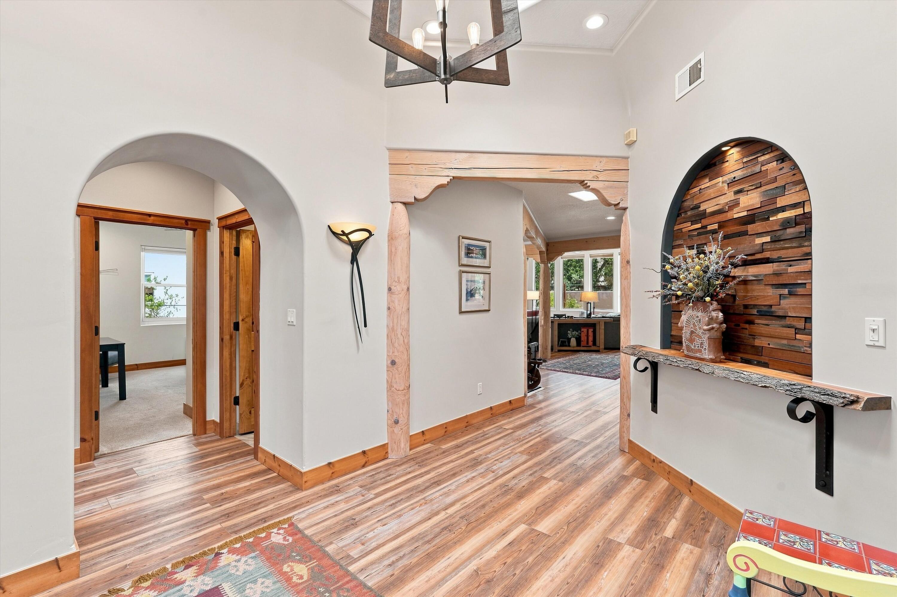 Photo 12 — 6420 Anasazi Drive NE
