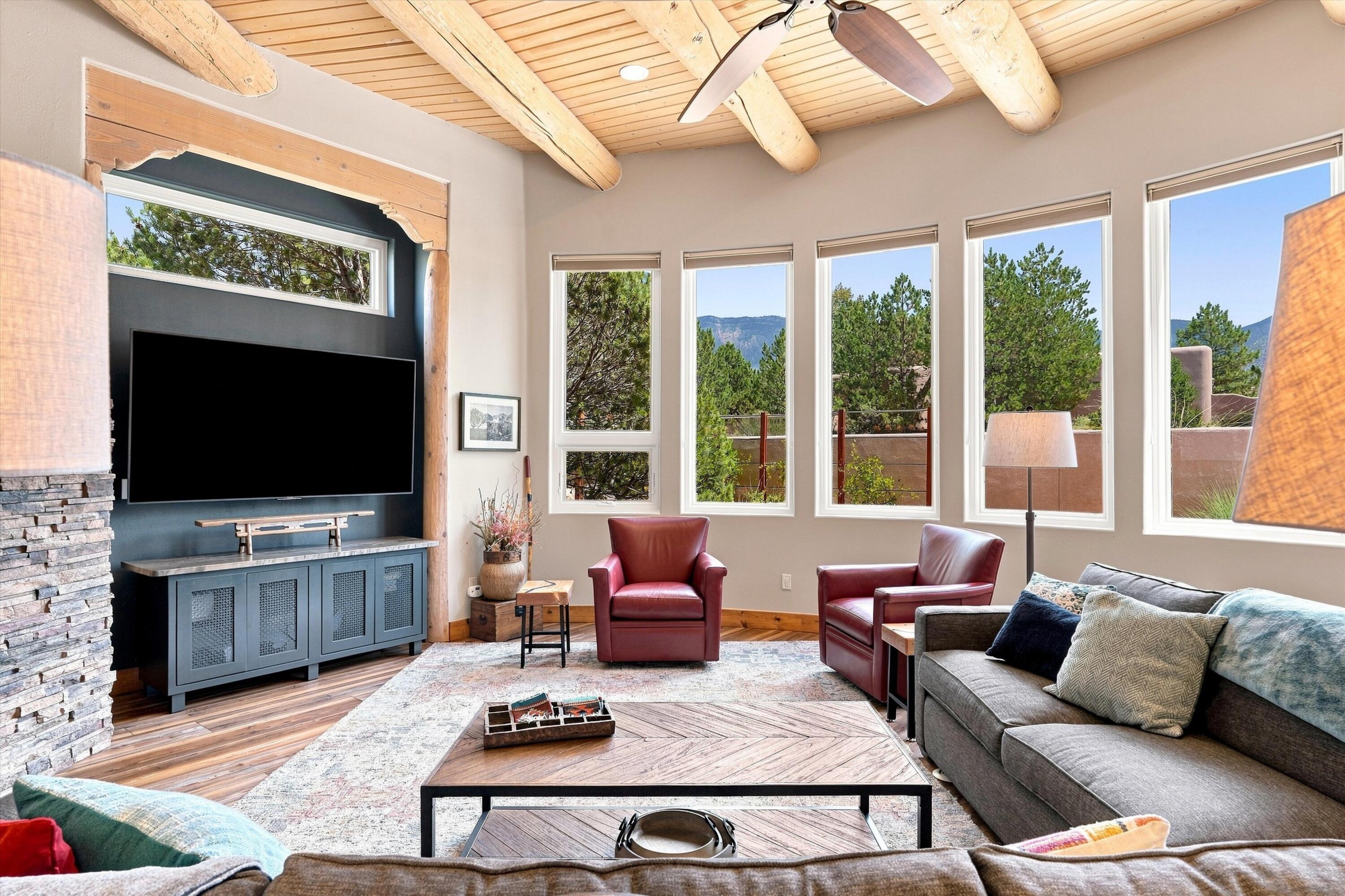 Photo 17 — 6420 Anasazi Drive NE