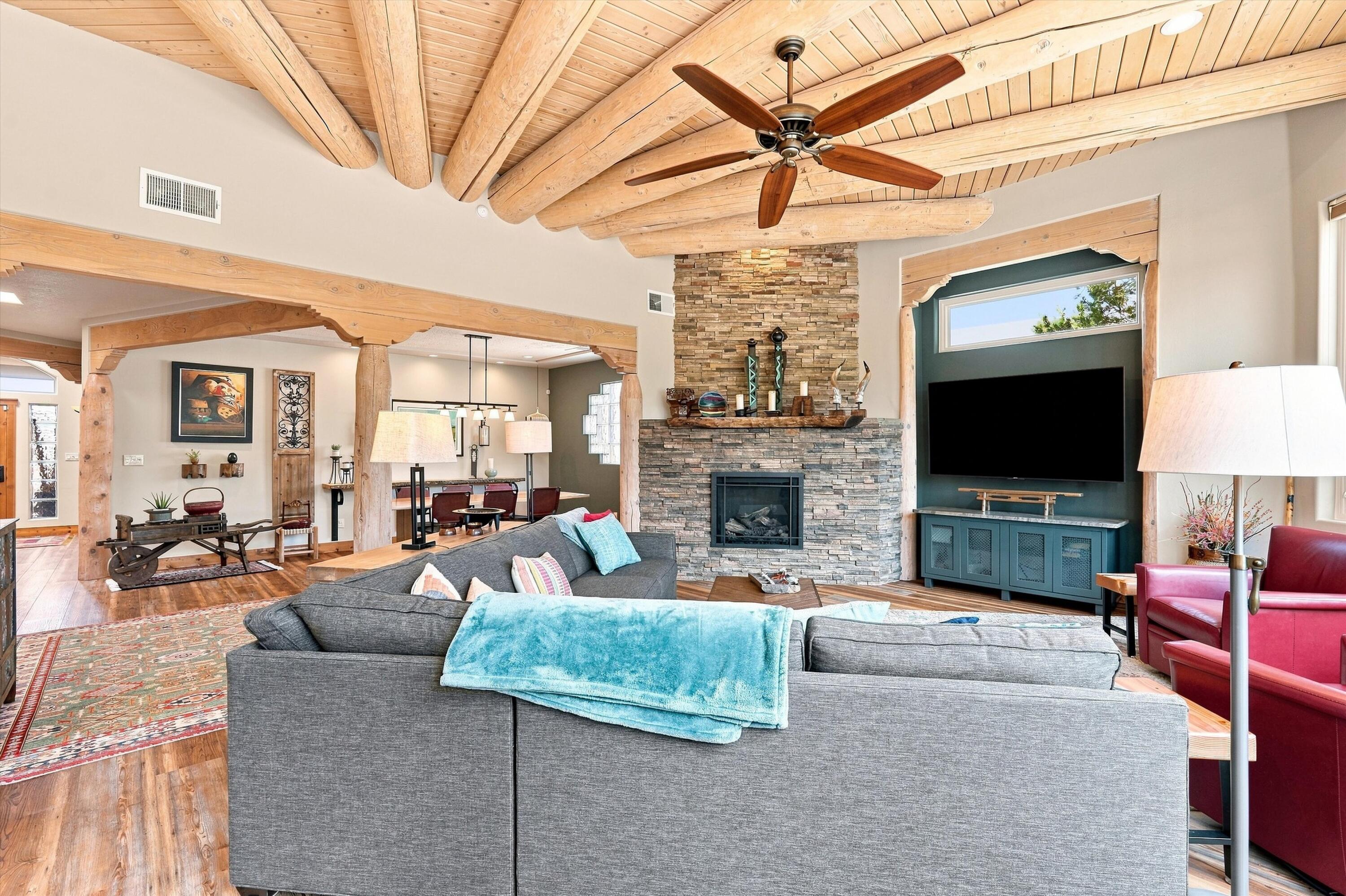 Photo 19 — 6420 Anasazi Drive NE