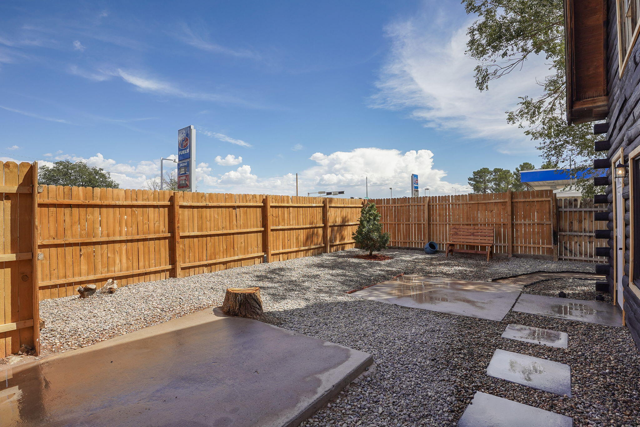 Photo 11 — 1133 Louisiana Boulevard SE
