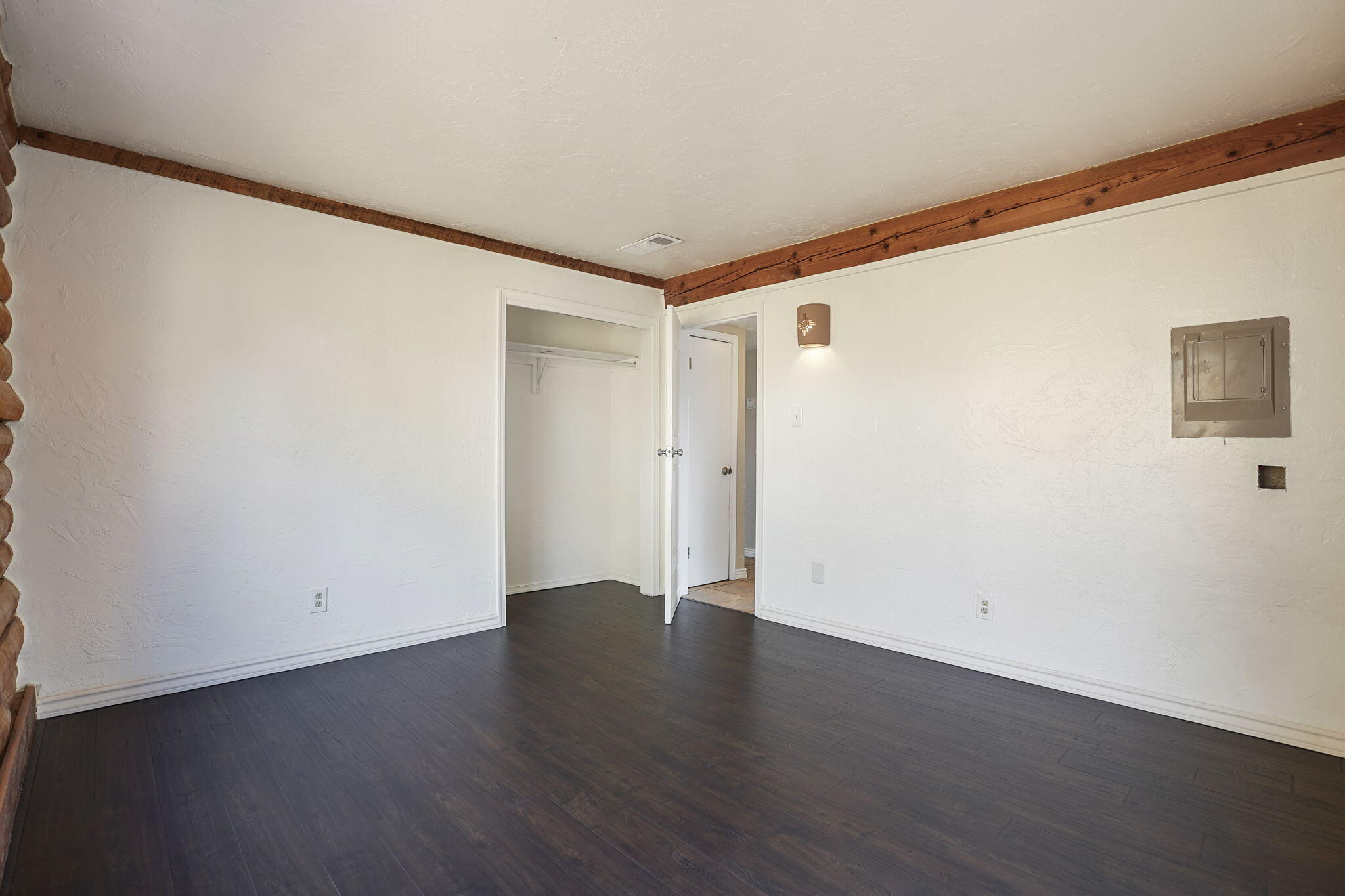 Photo 10 — 1133 Louisiana Boulevard SE