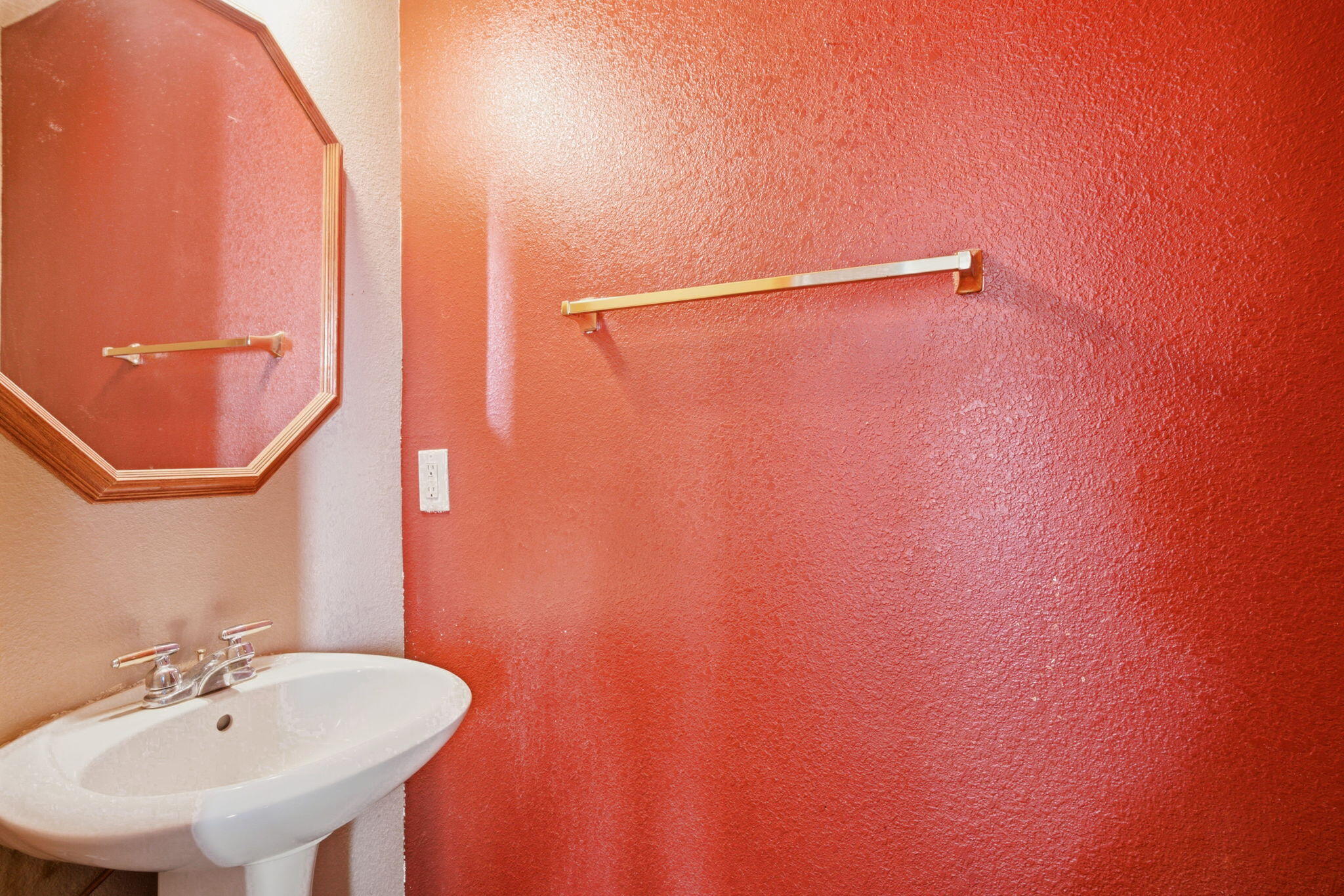 Photo 9 — 1710 Villa Contesa Drive NW
