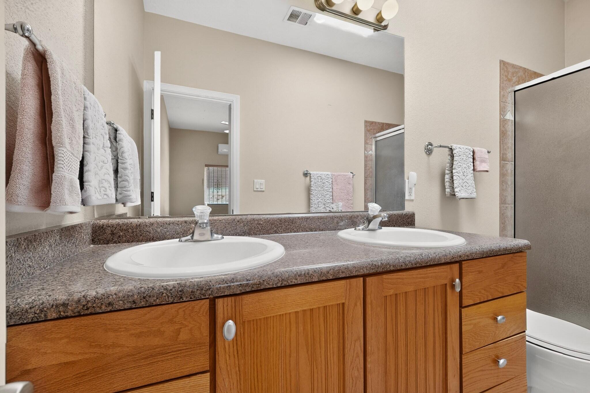 Photo 15 — 4405 Desert Chicory Court SE