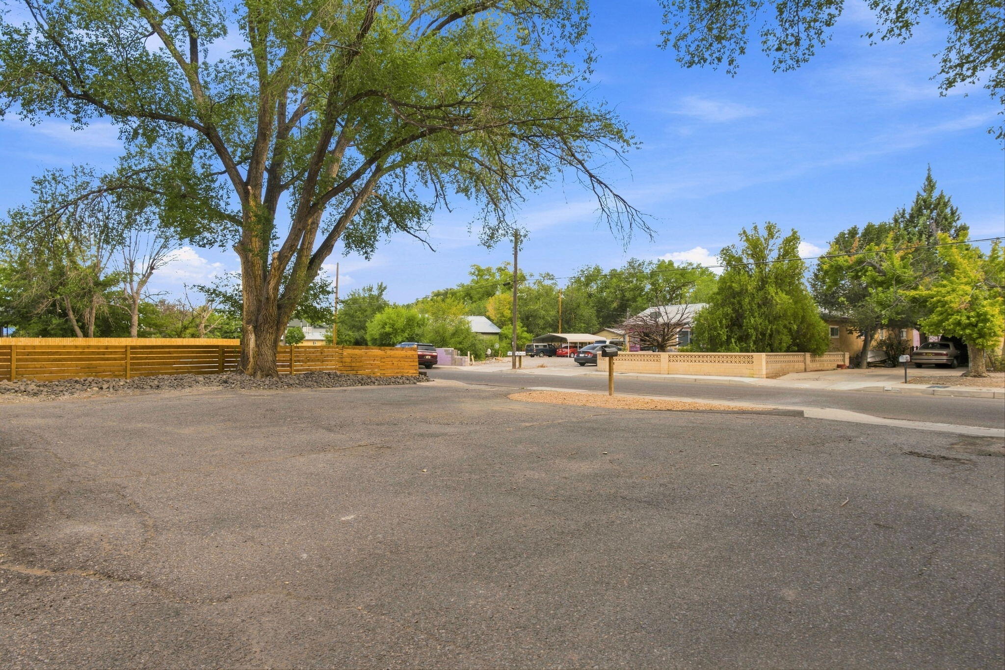 Photo 2 — 2929 Floral Road NW