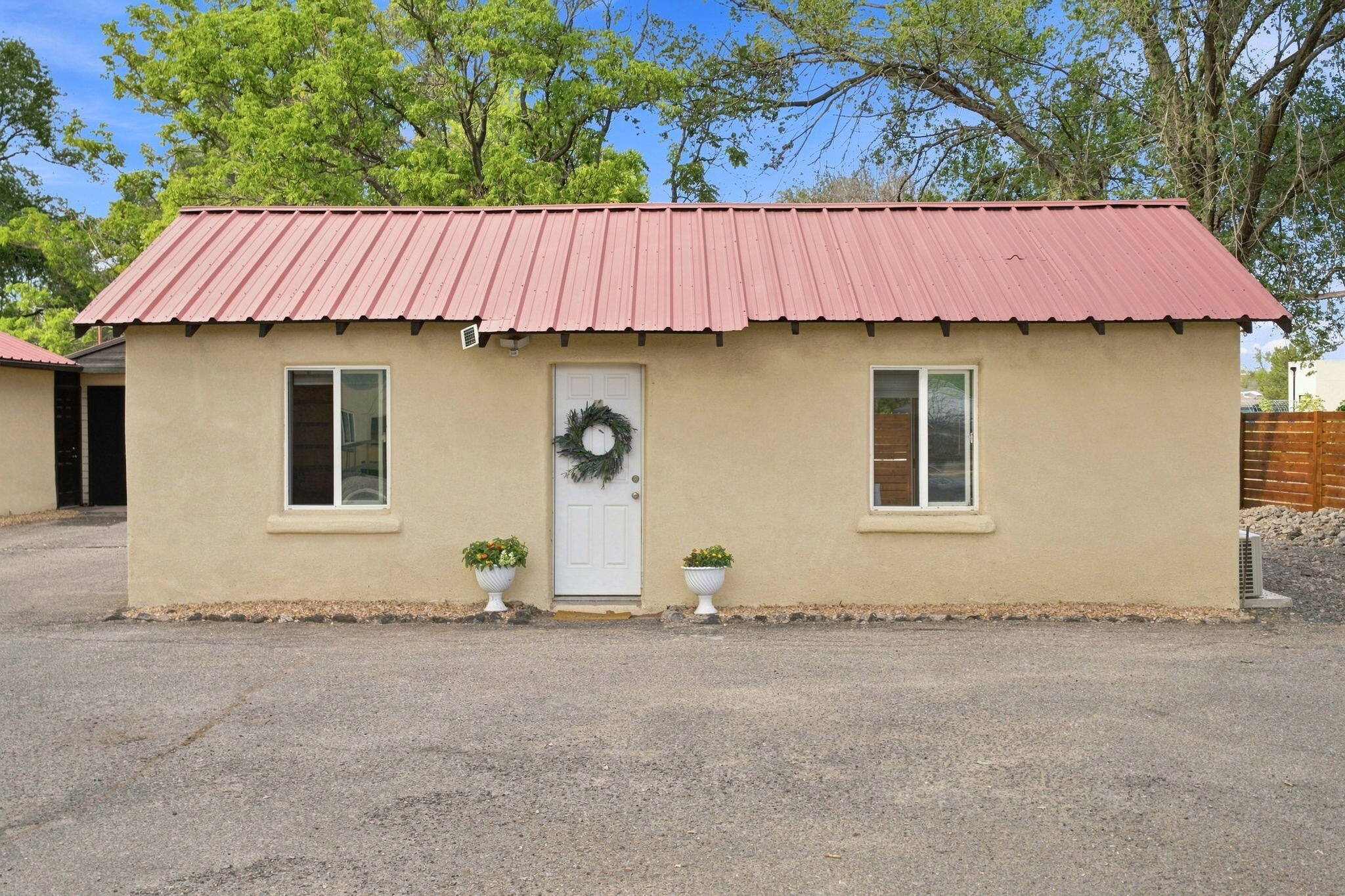 Photo 7 — 2929 Floral Road NW