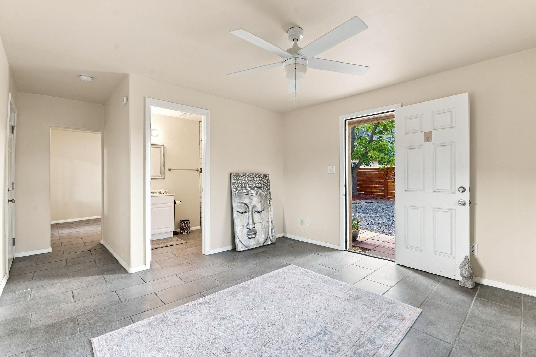 Photo 8 — 2929 Floral Road NW