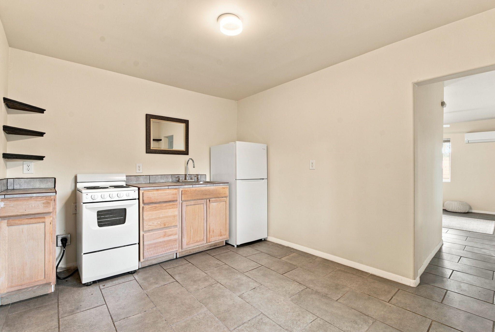 Photo 12 — 2929 Floral Road NW